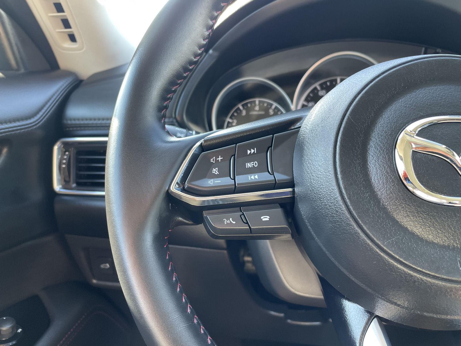 Vehicle photo 13