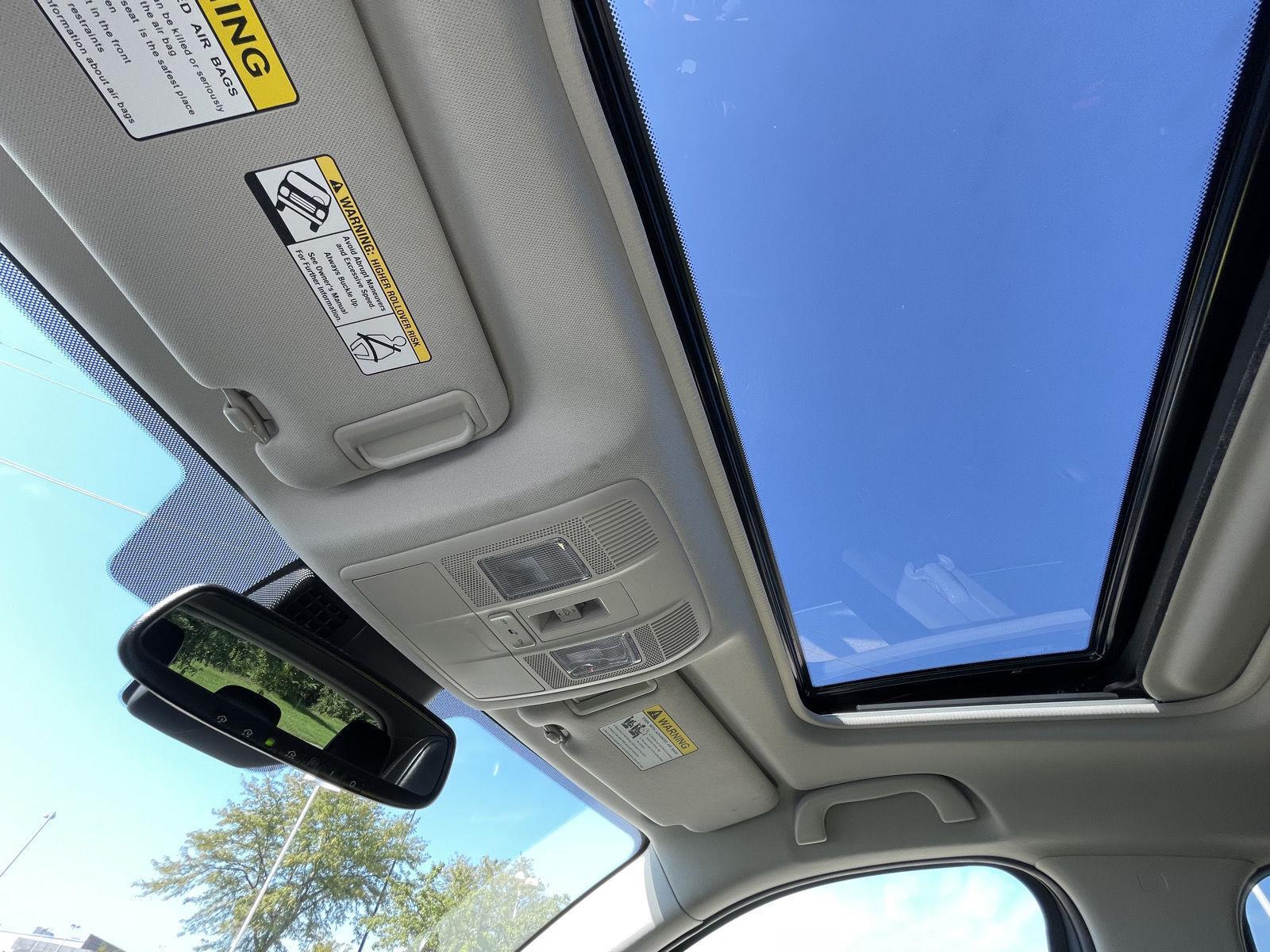 Vehicle photo 21