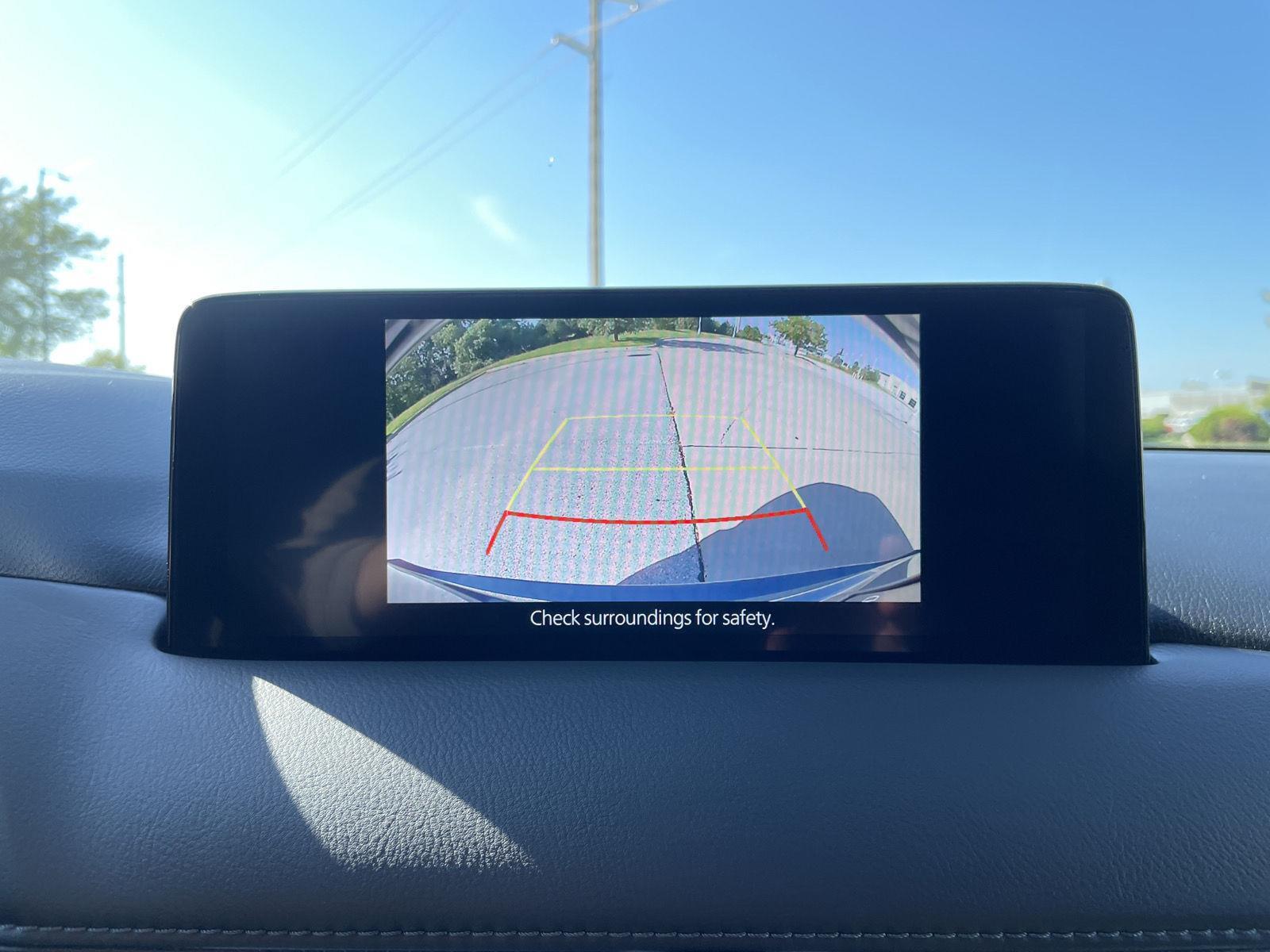 Vehicle photo 23