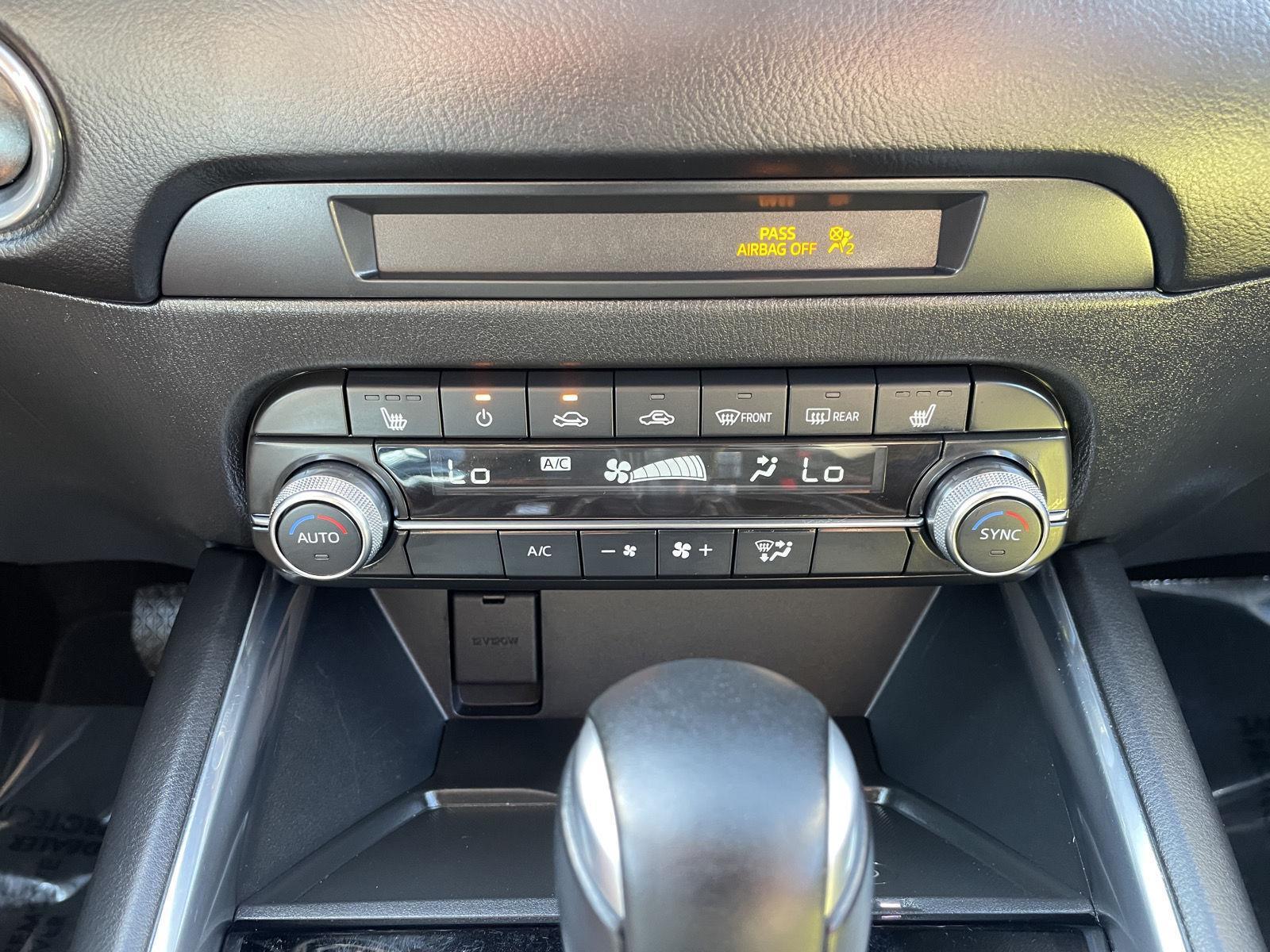 Vehicle photo 25