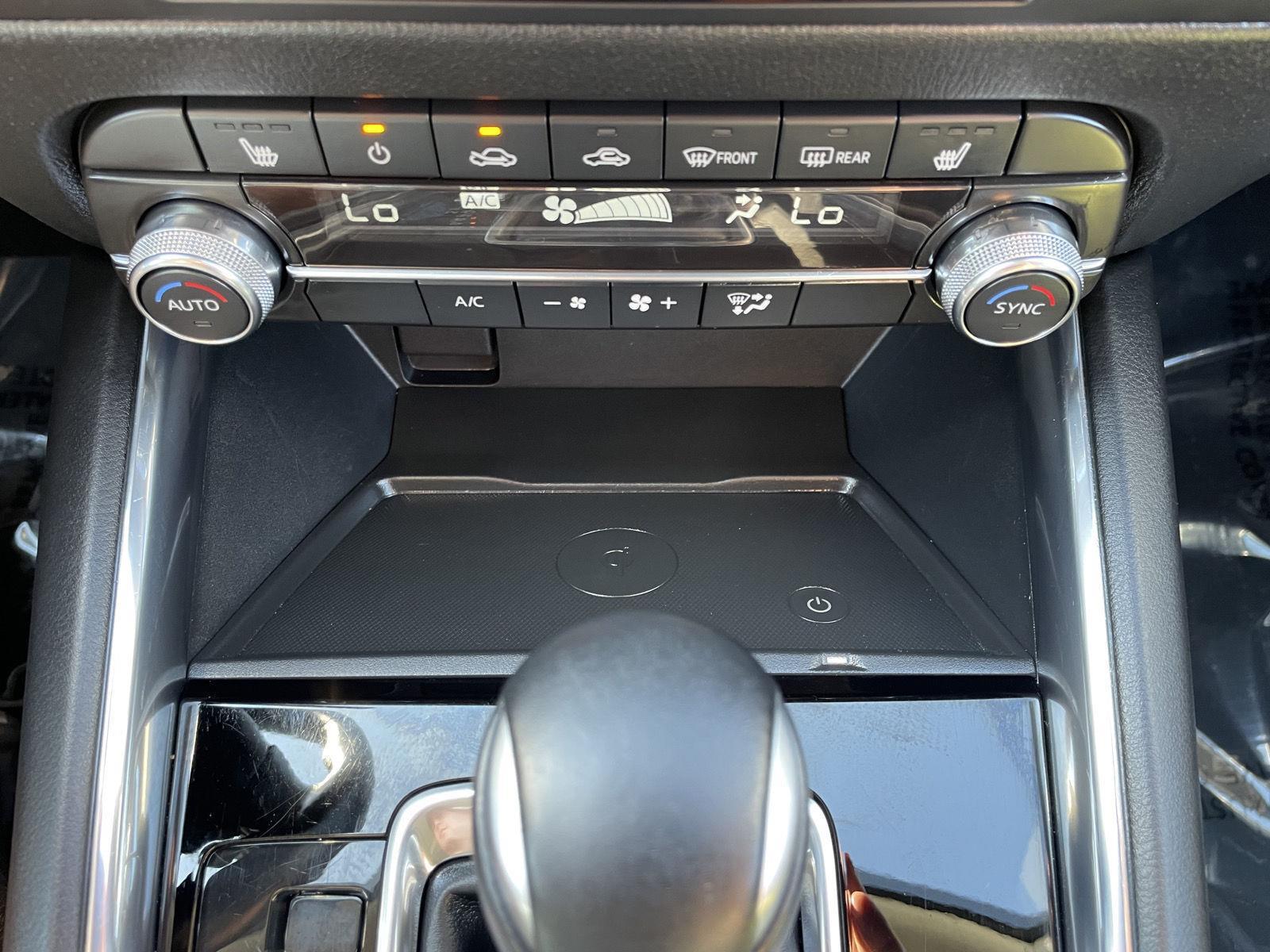 Vehicle photo 27