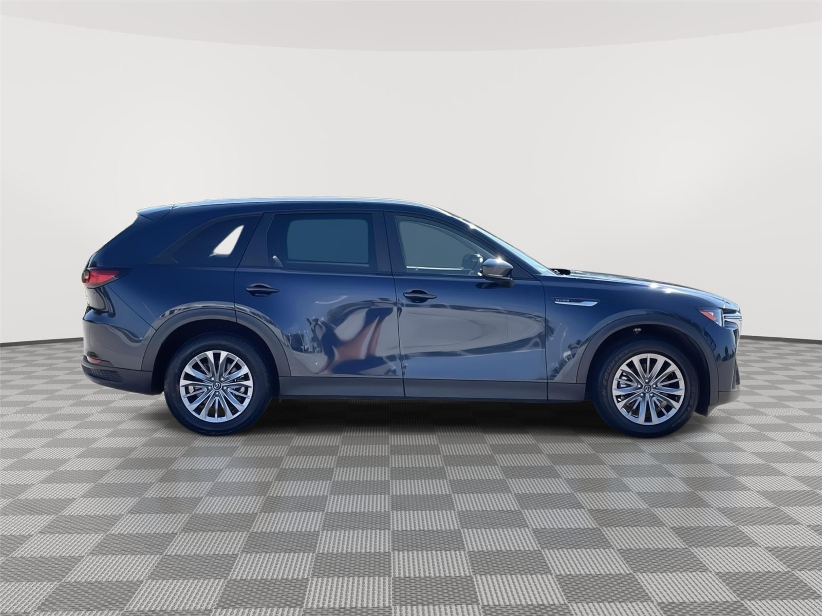 Vehicle photo 6