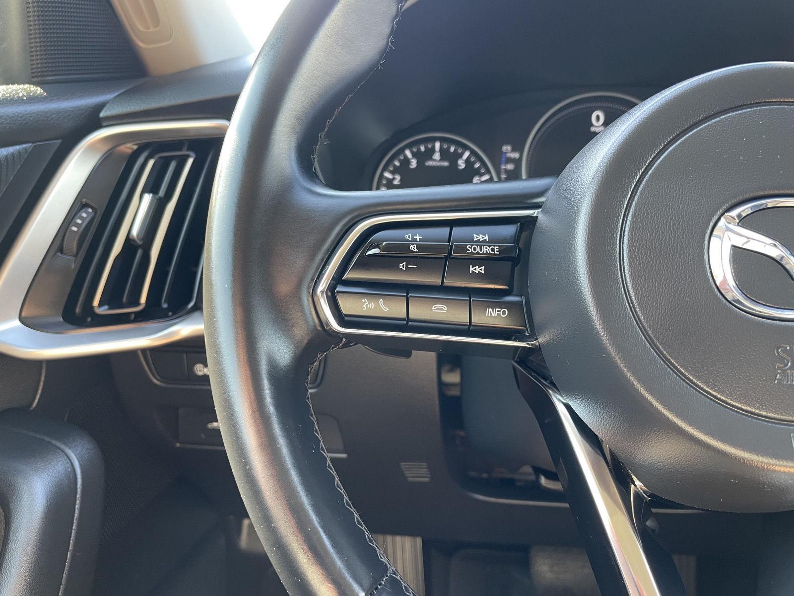 Vehicle photo 13