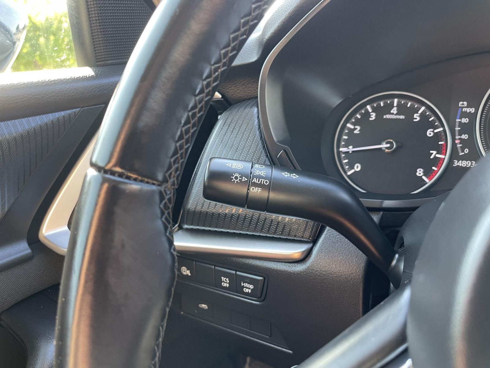 Vehicle photo 14