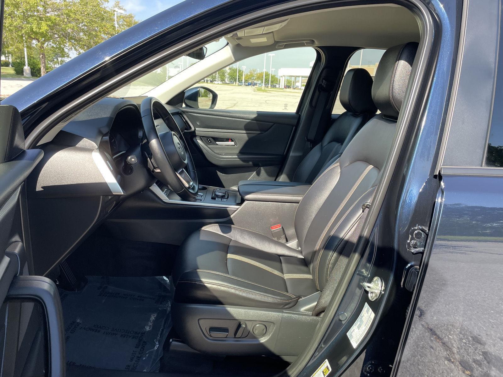 Vehicle photo 16