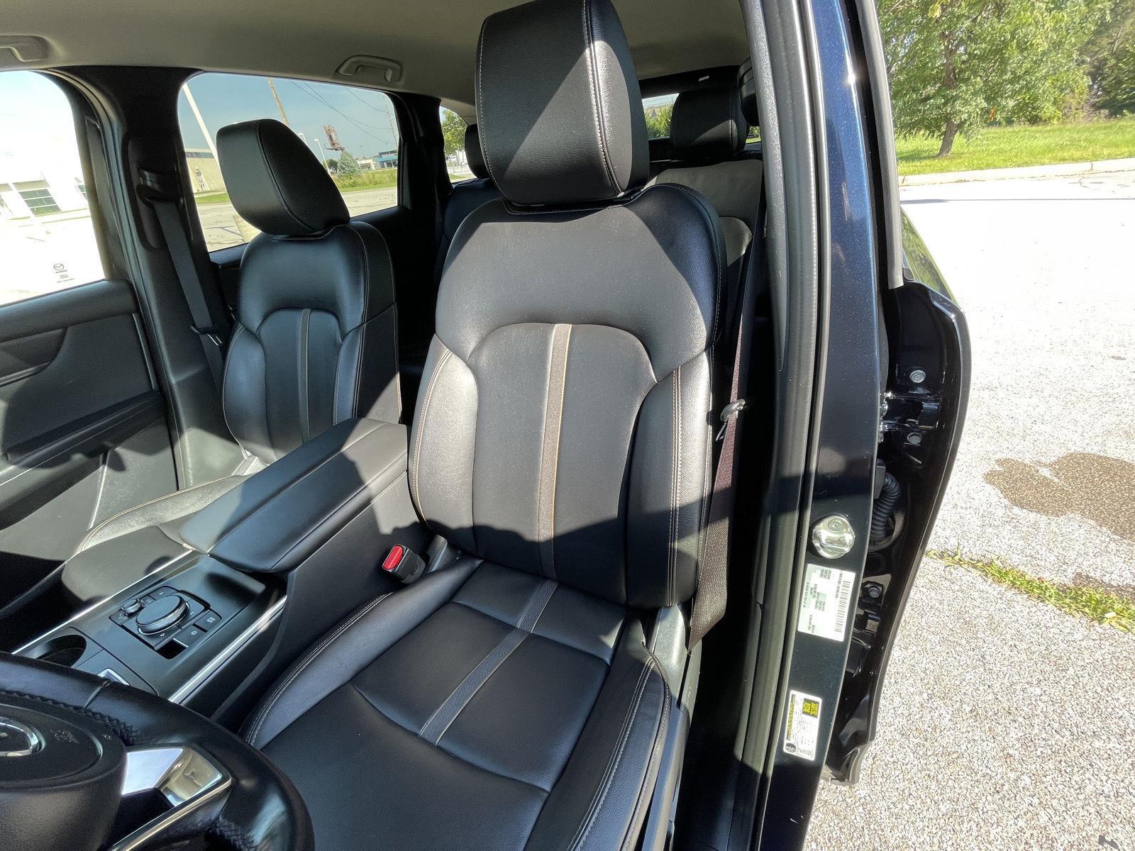 Vehicle photo 17