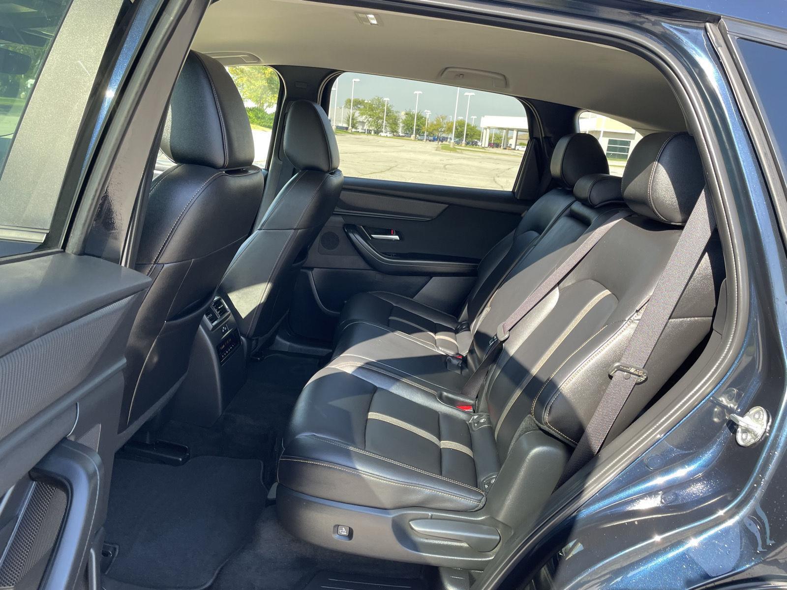 Vehicle photo 18