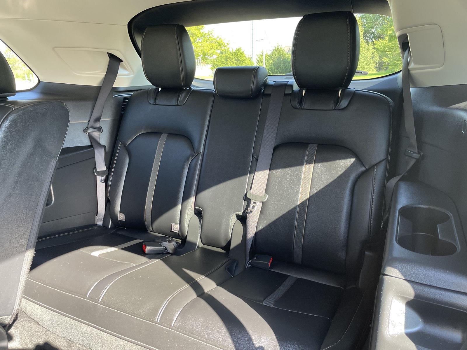 Vehicle photo 20