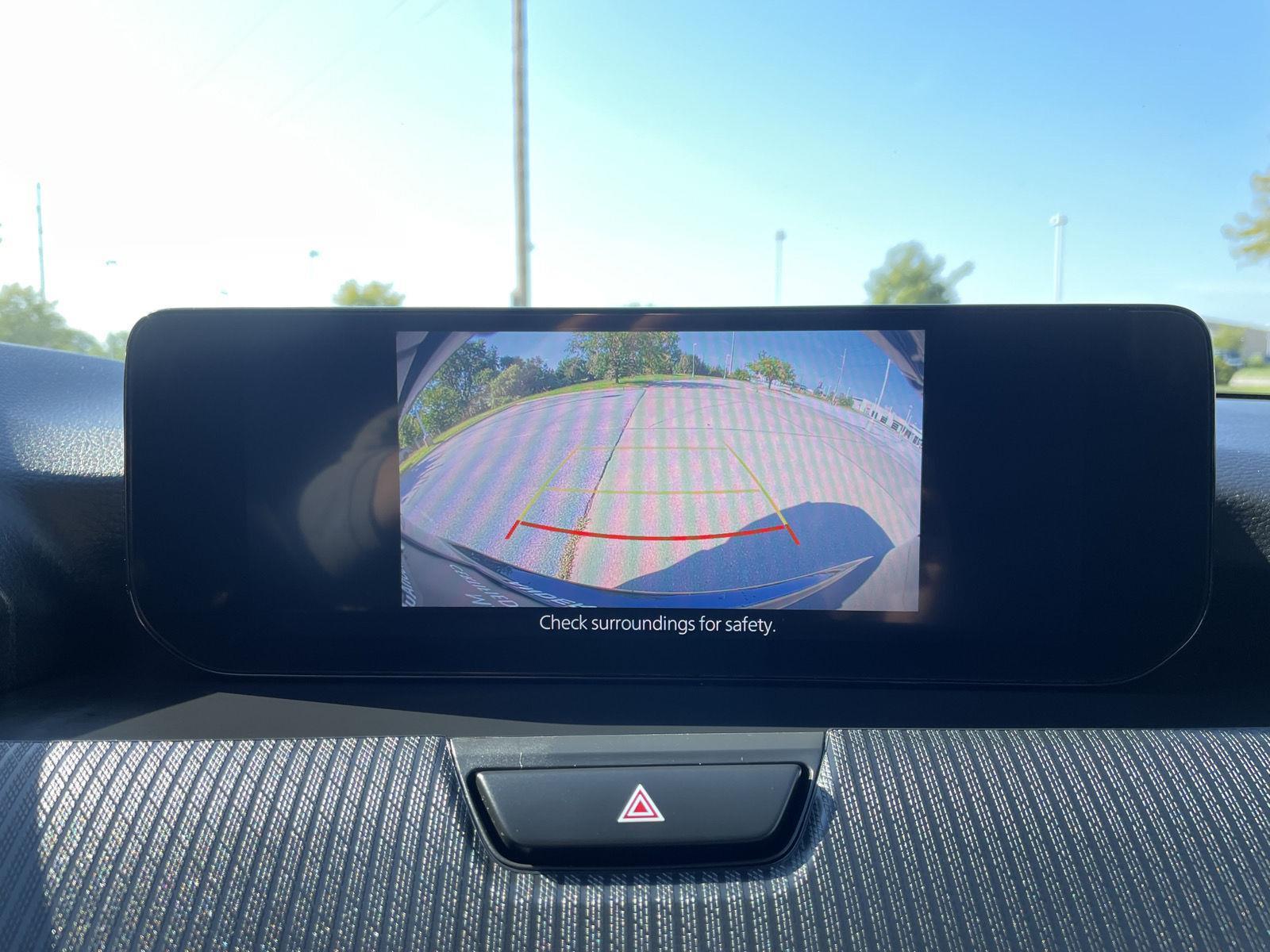 Vehicle photo 23