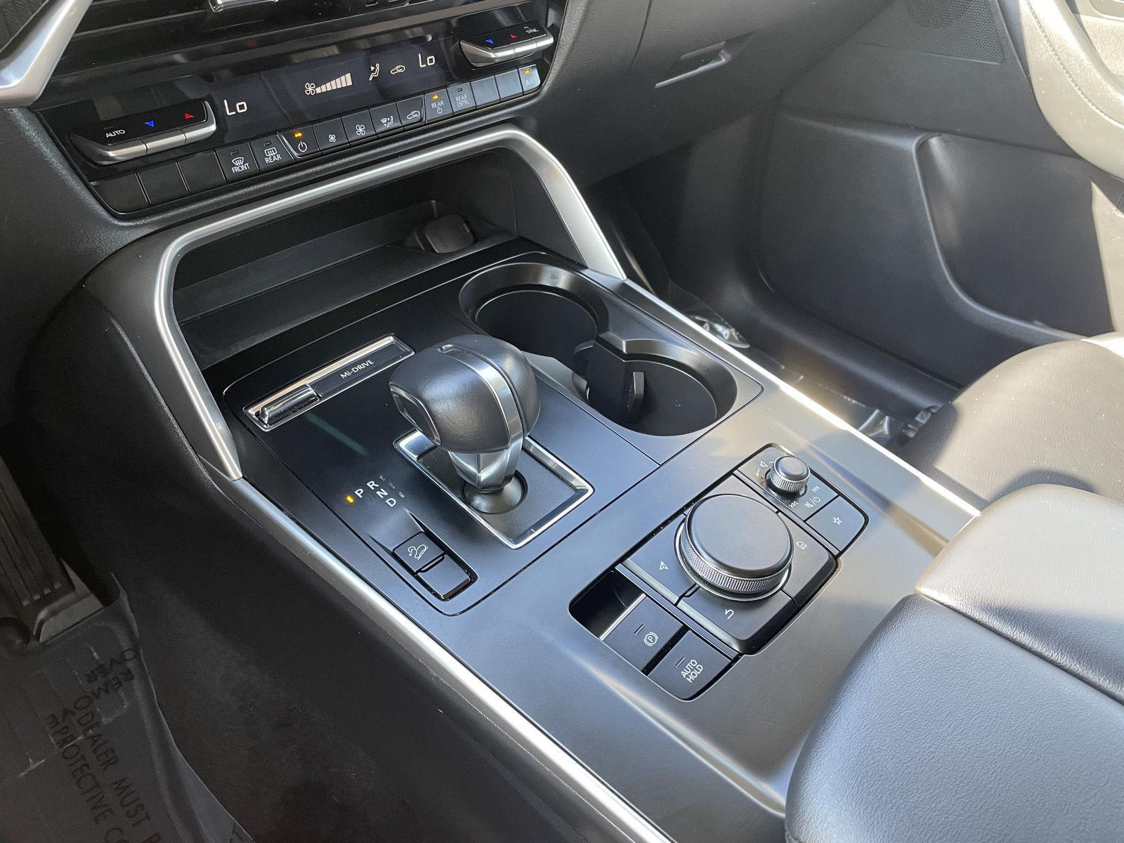Vehicle photo 26