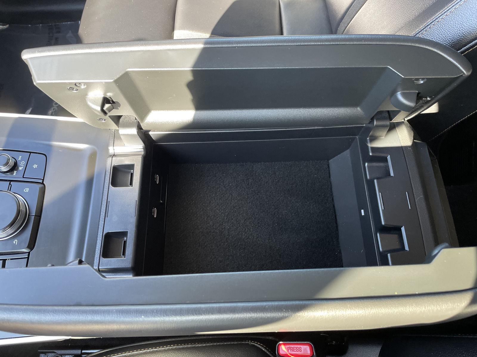 Vehicle photo 28