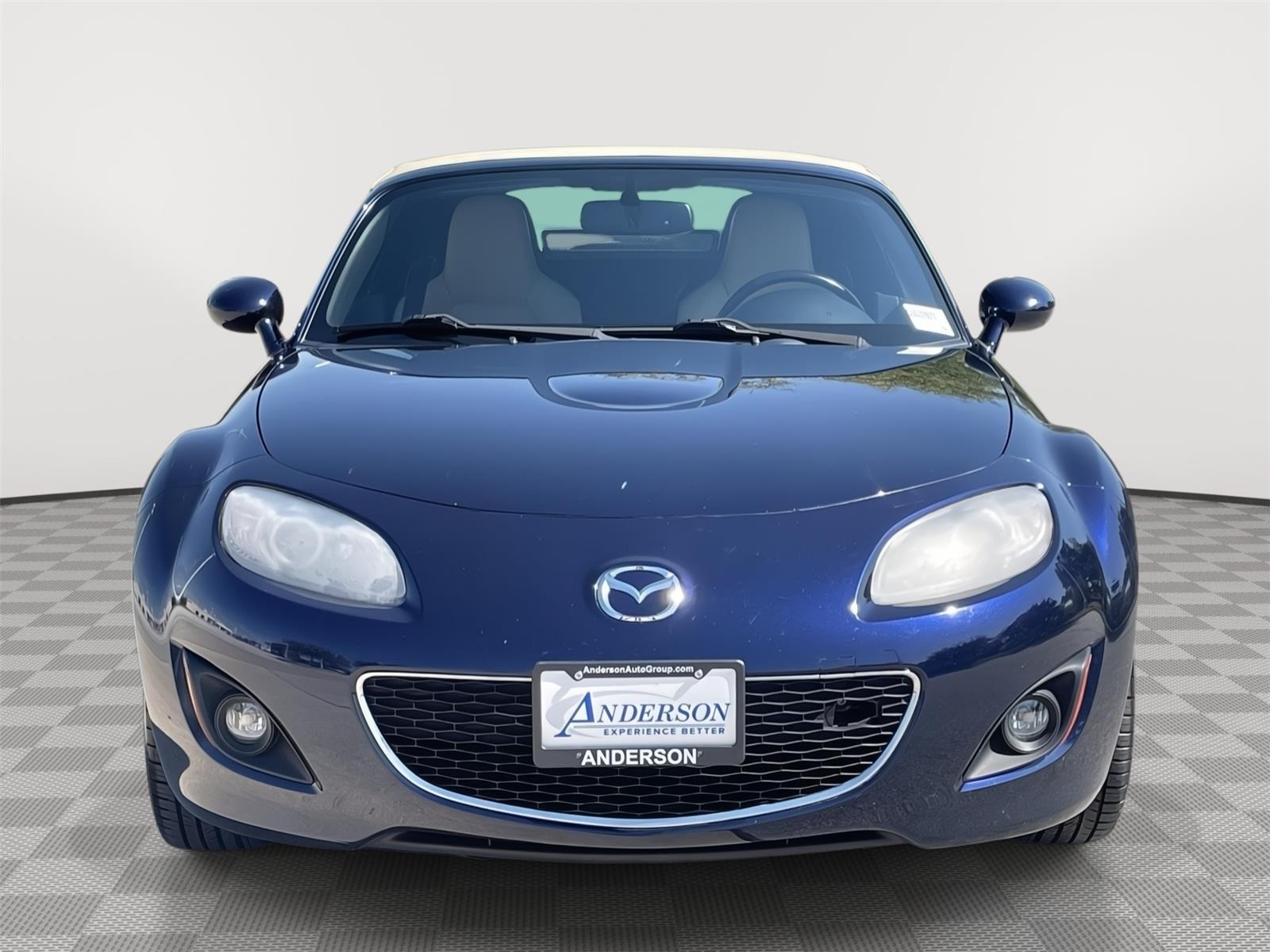 Vehicle photo 4