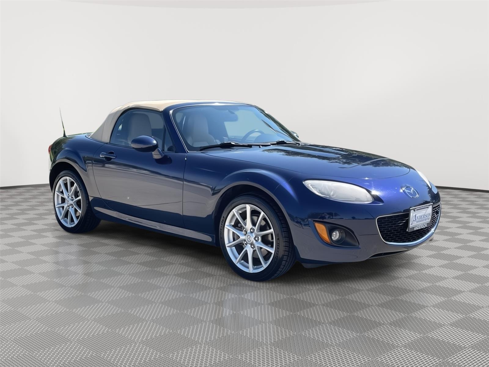 Vehicle photo 5