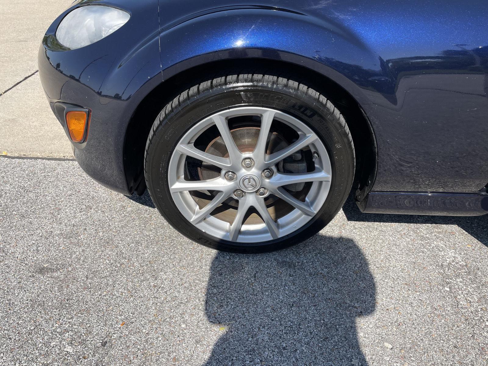 Vehicle photo 11