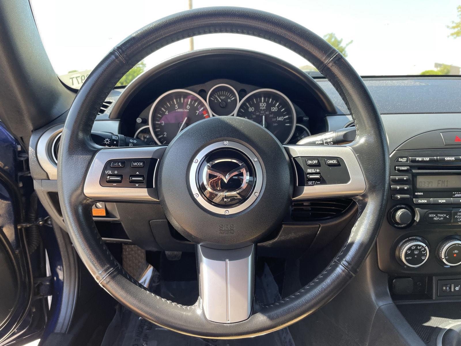 Vehicle photo 13