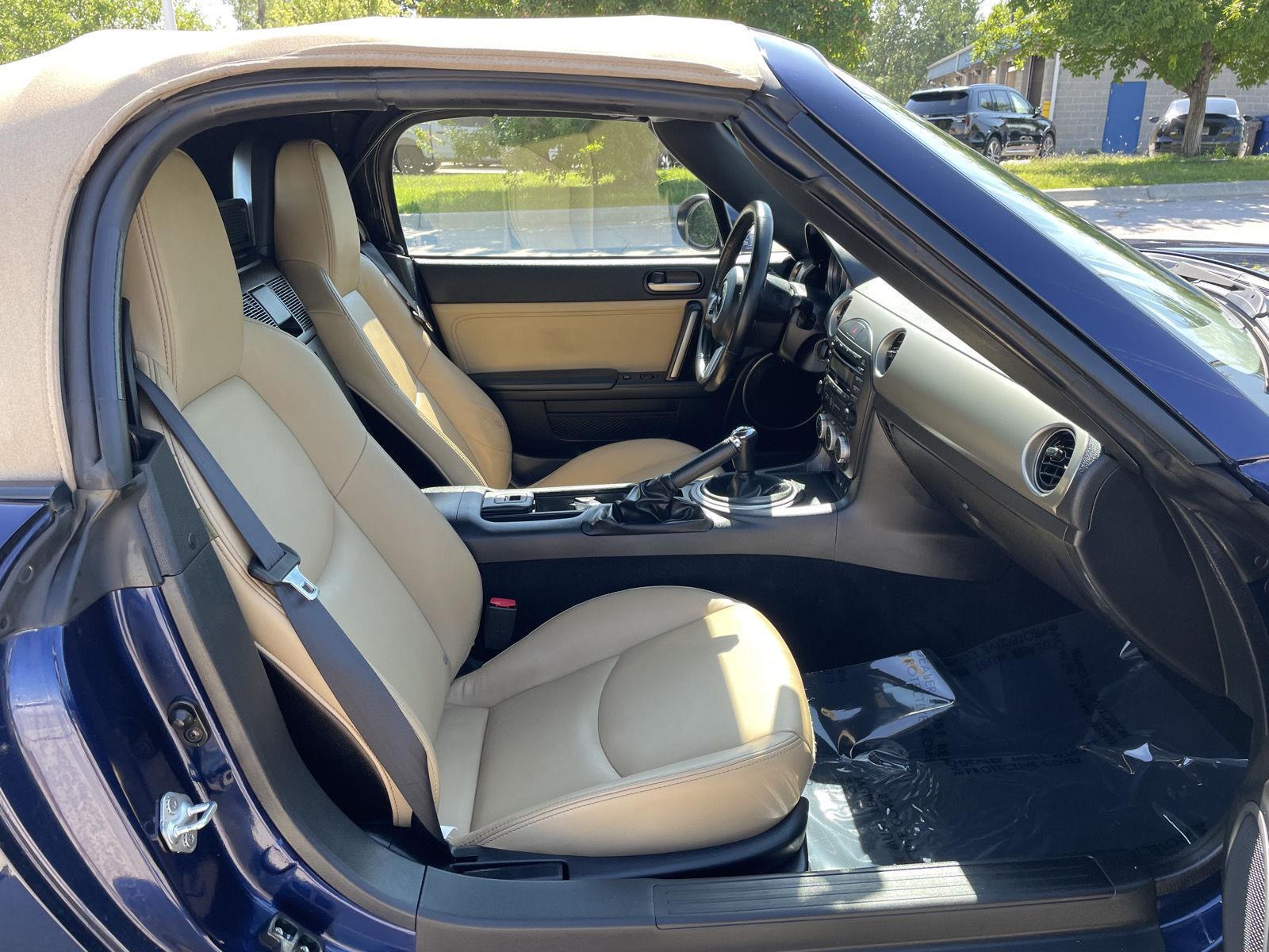 Vehicle photo 20