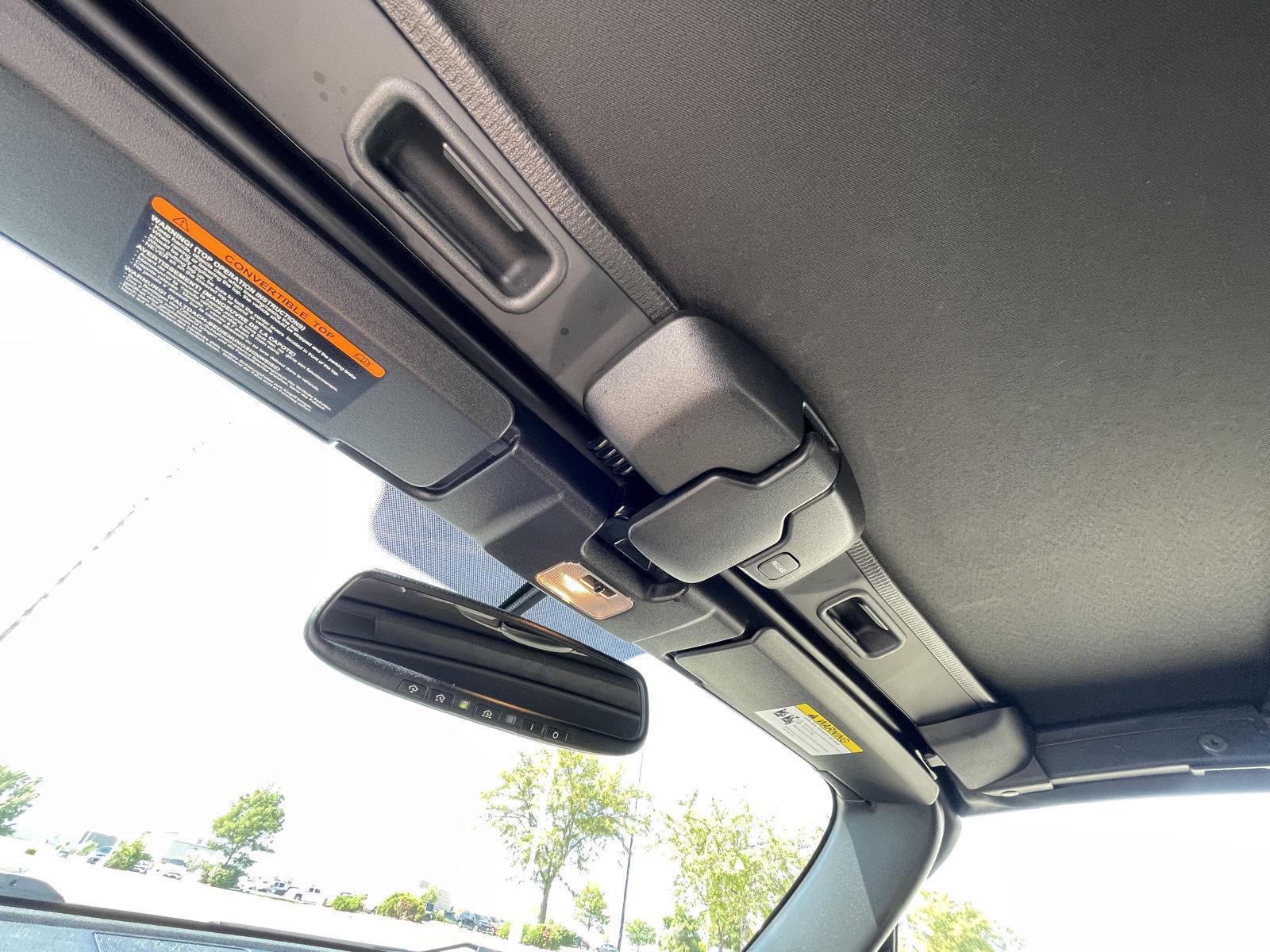 Vehicle photo 21