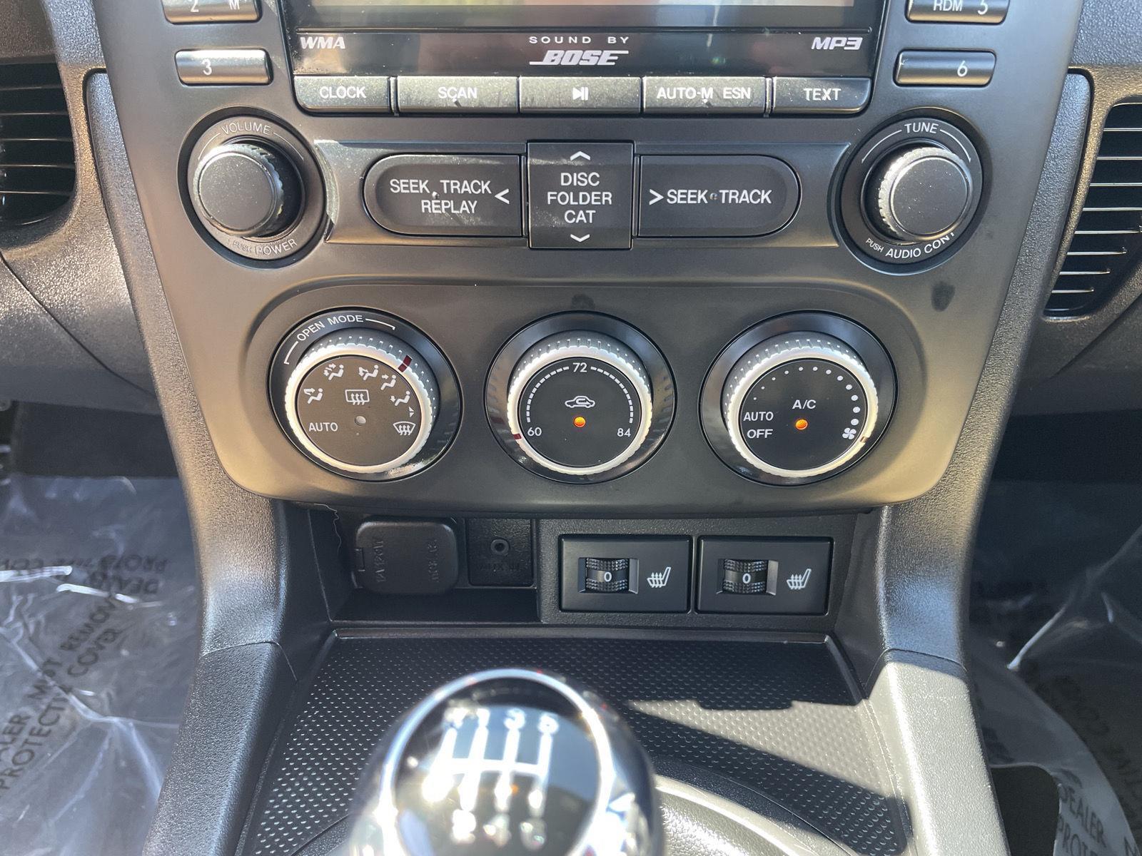 Vehicle photo 23