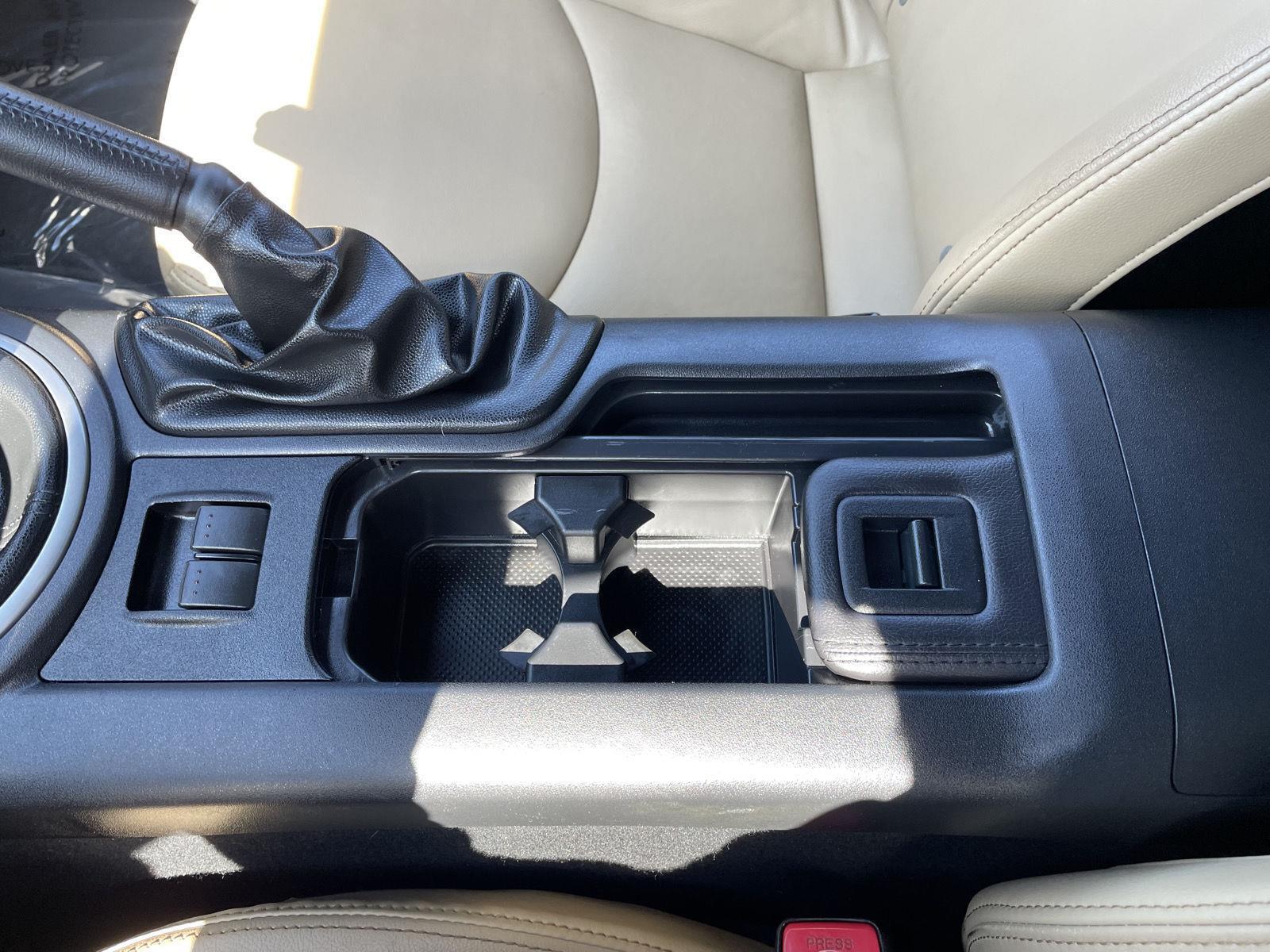Vehicle photo 27