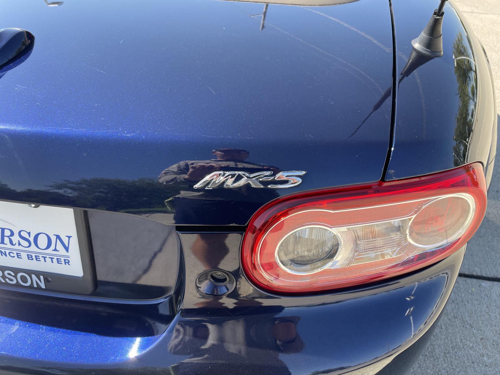 Vehicle photo 32