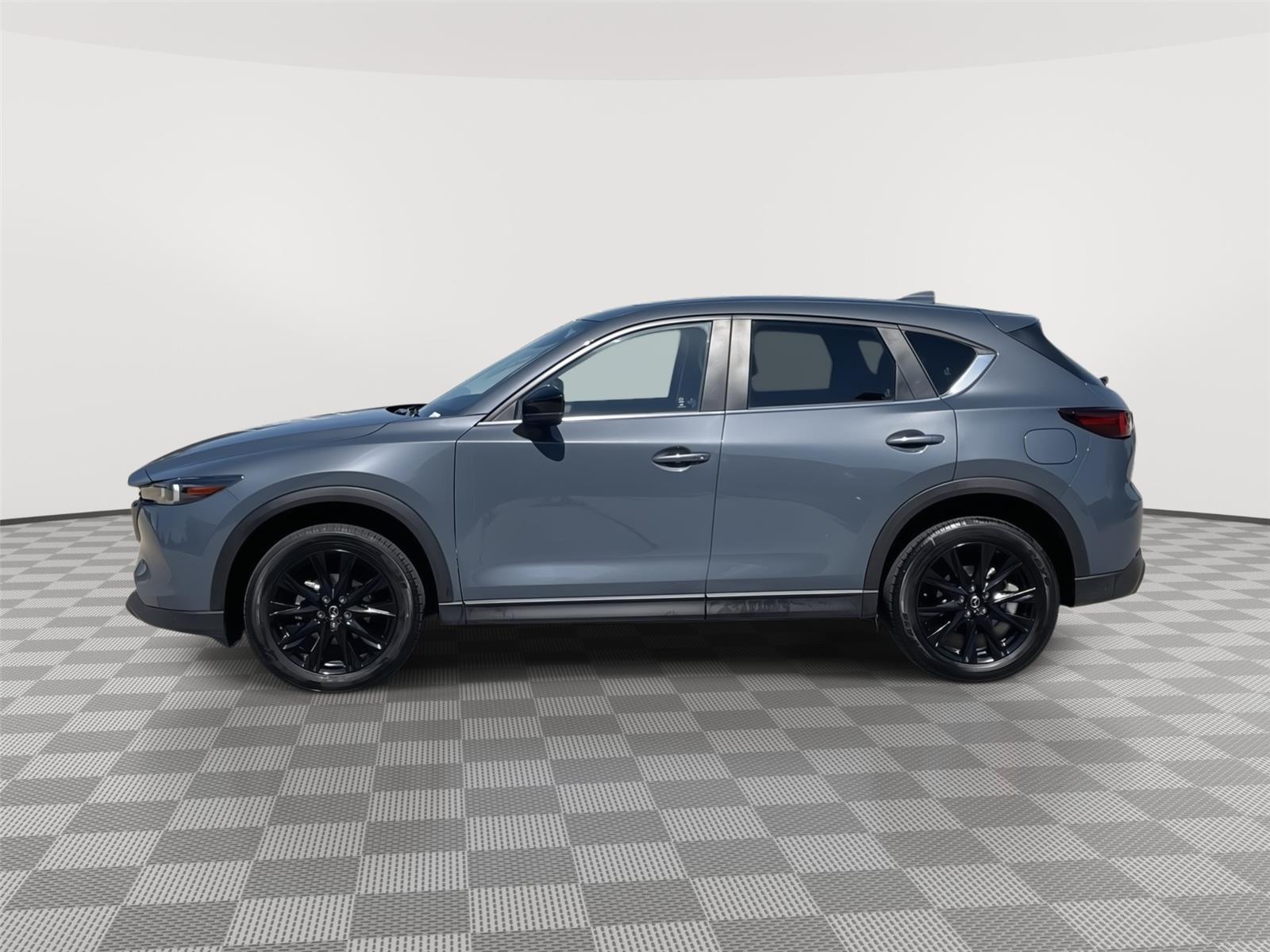 Vehicle photo 2