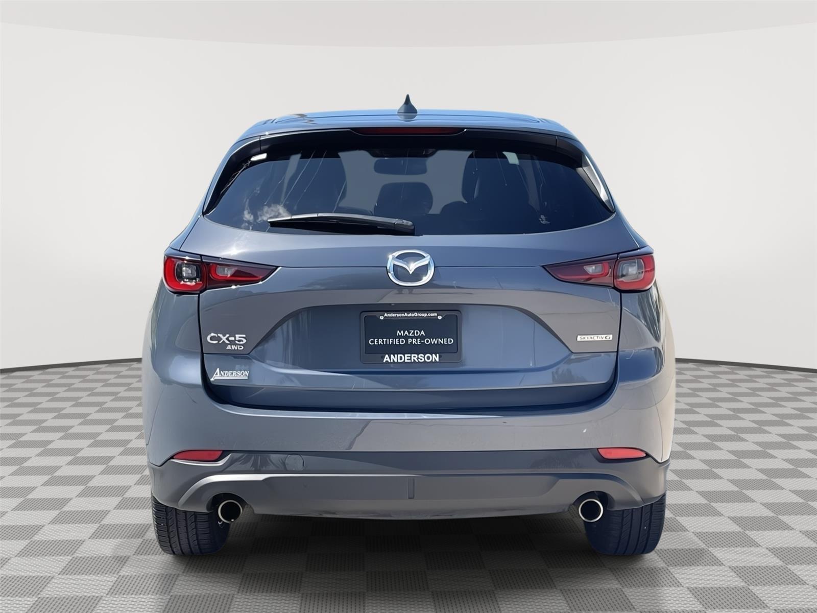 Vehicle photo 8