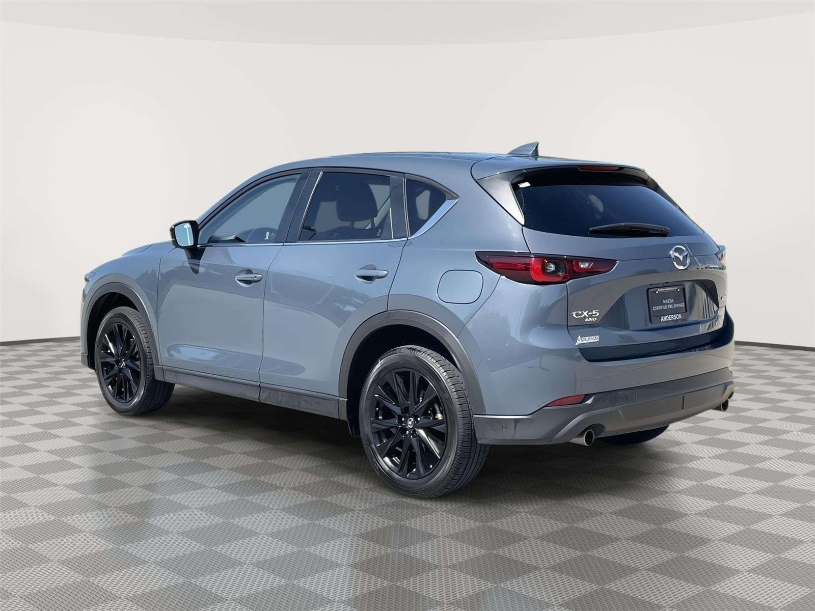 Vehicle photo 9