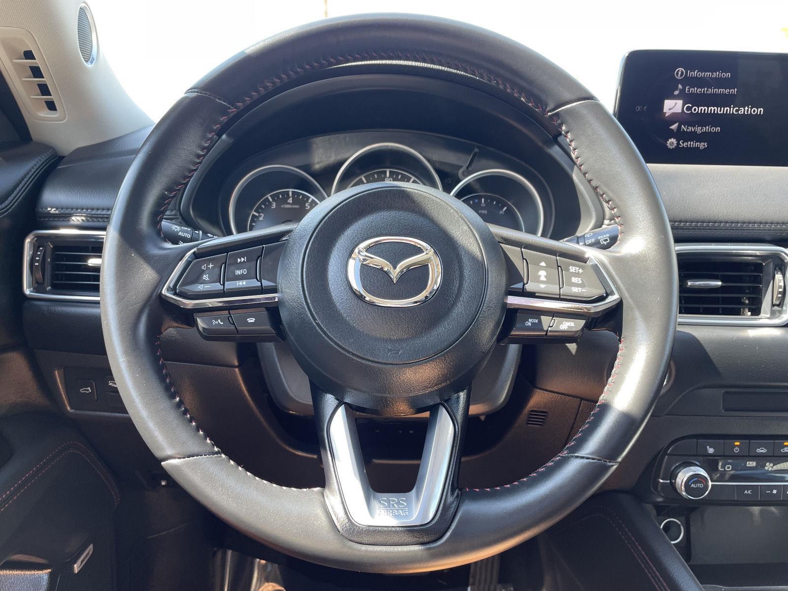 Vehicle photo 11