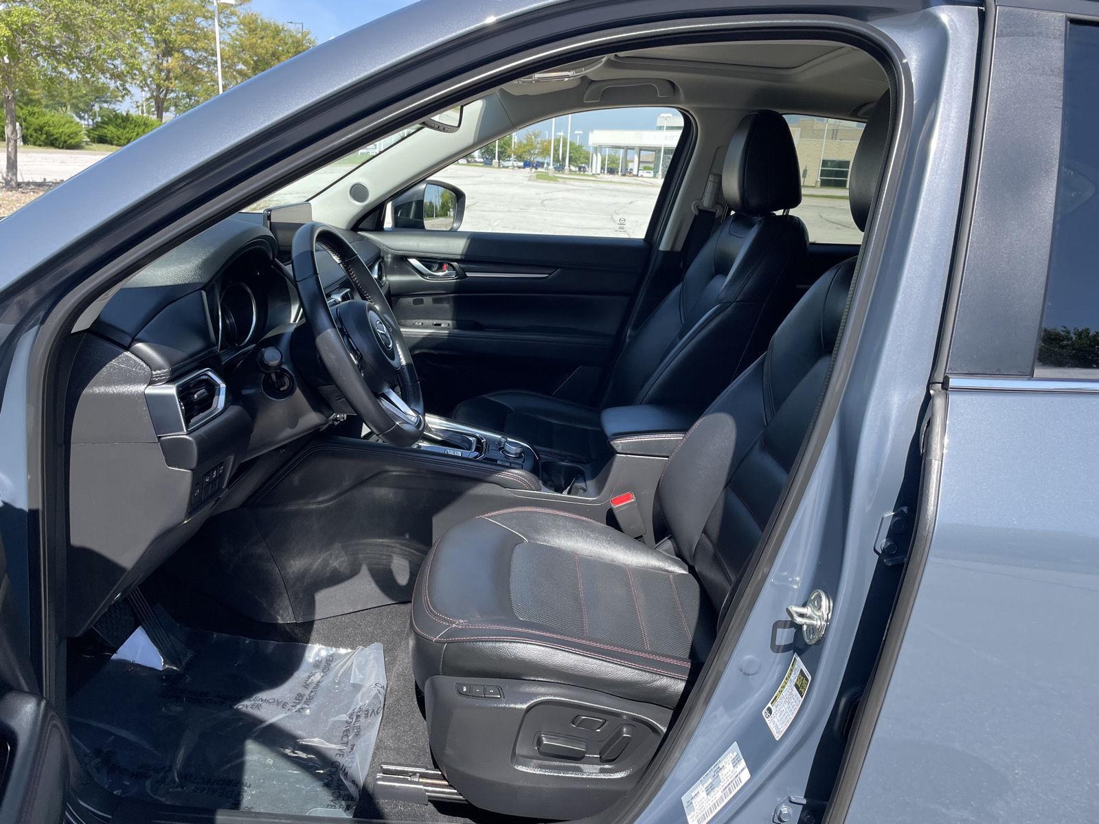 Vehicle photo 16