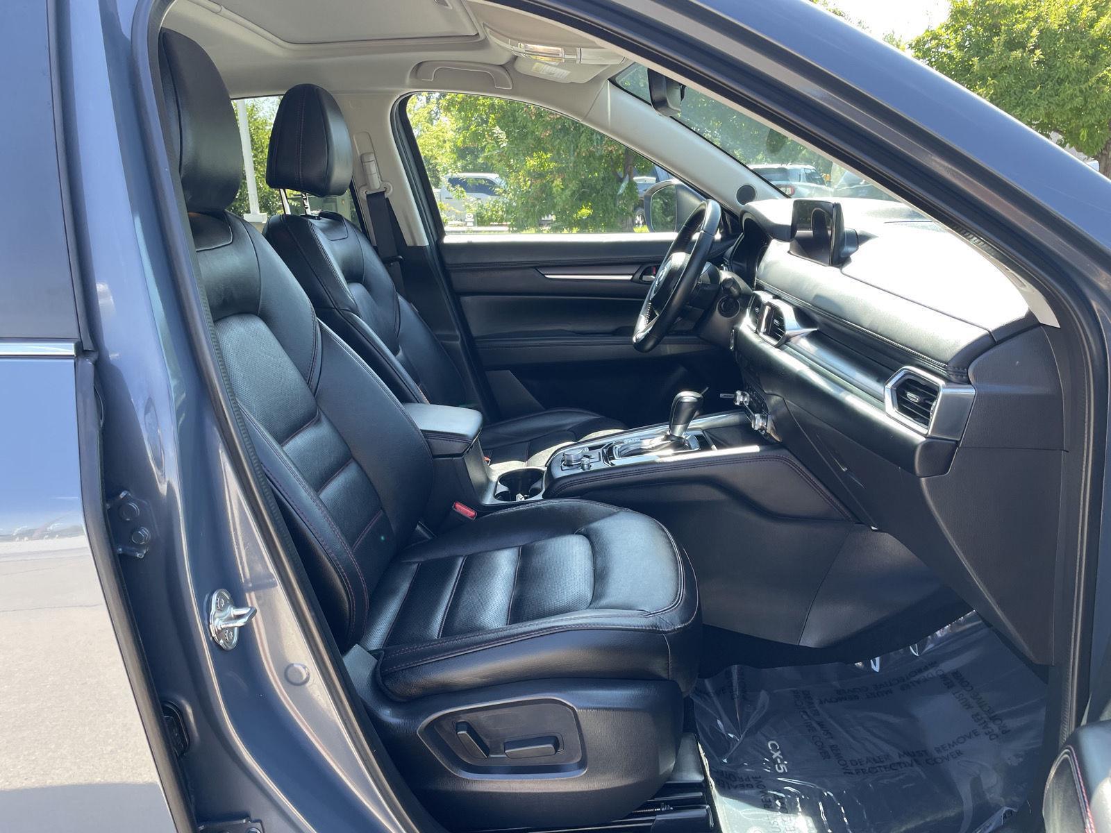 Vehicle photo 18