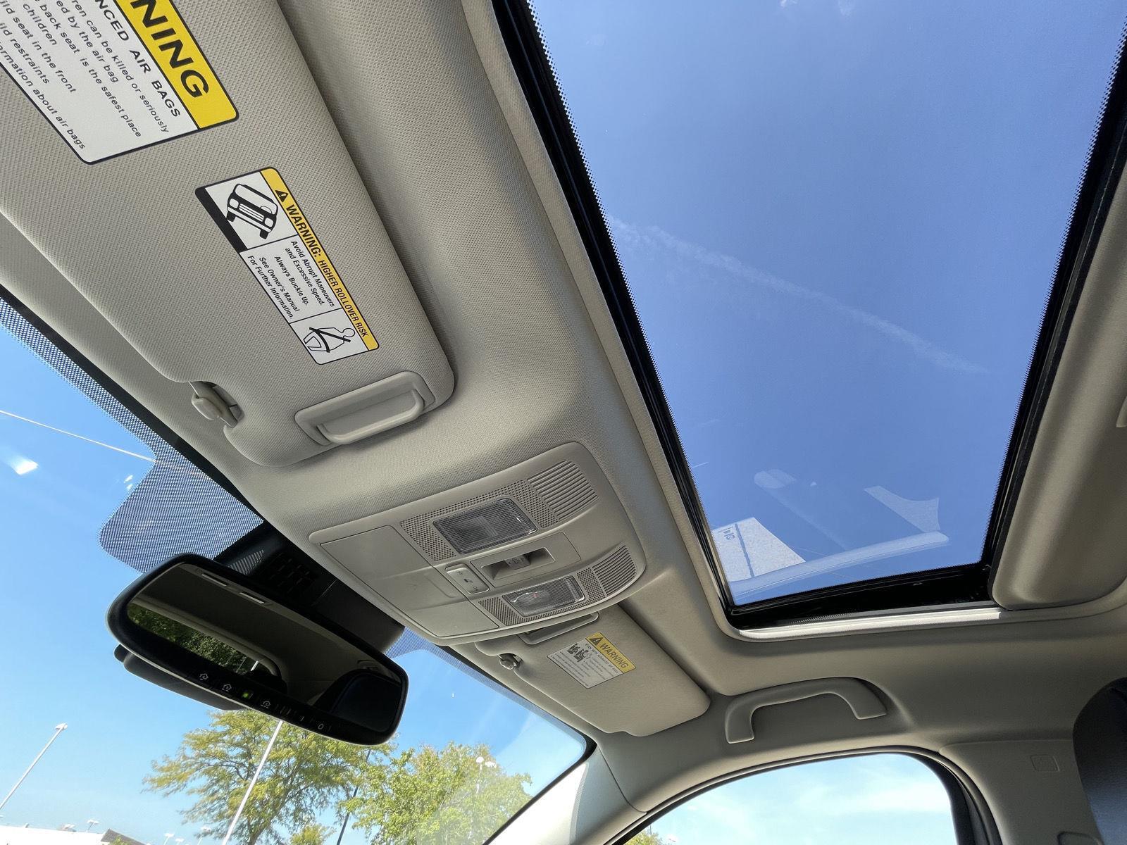 Vehicle photo 20