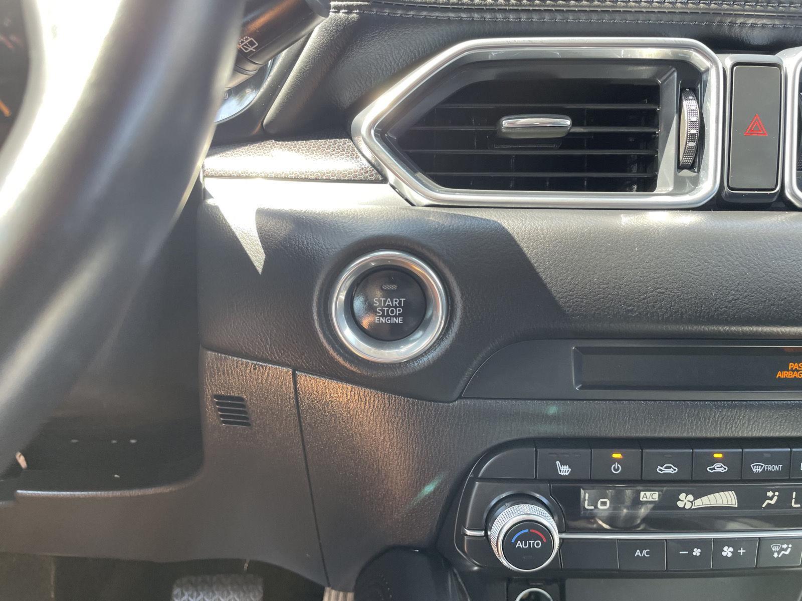 Vehicle photo 23