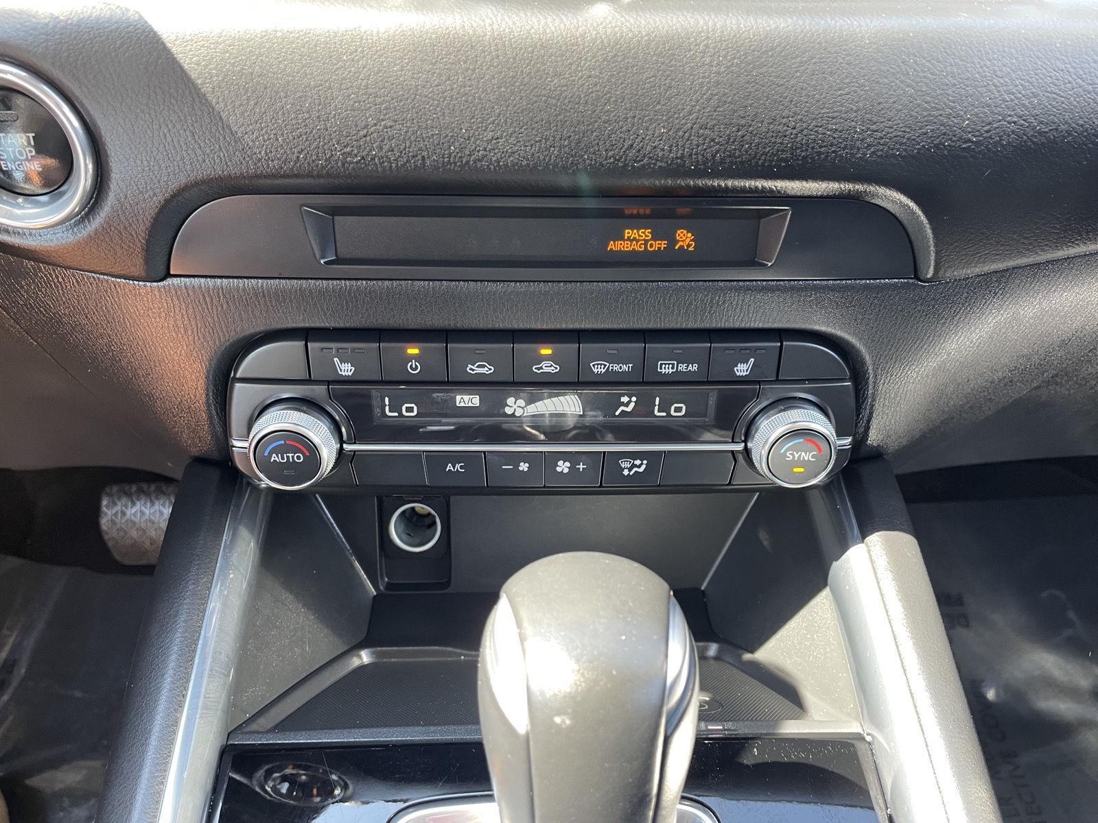 Vehicle photo 24