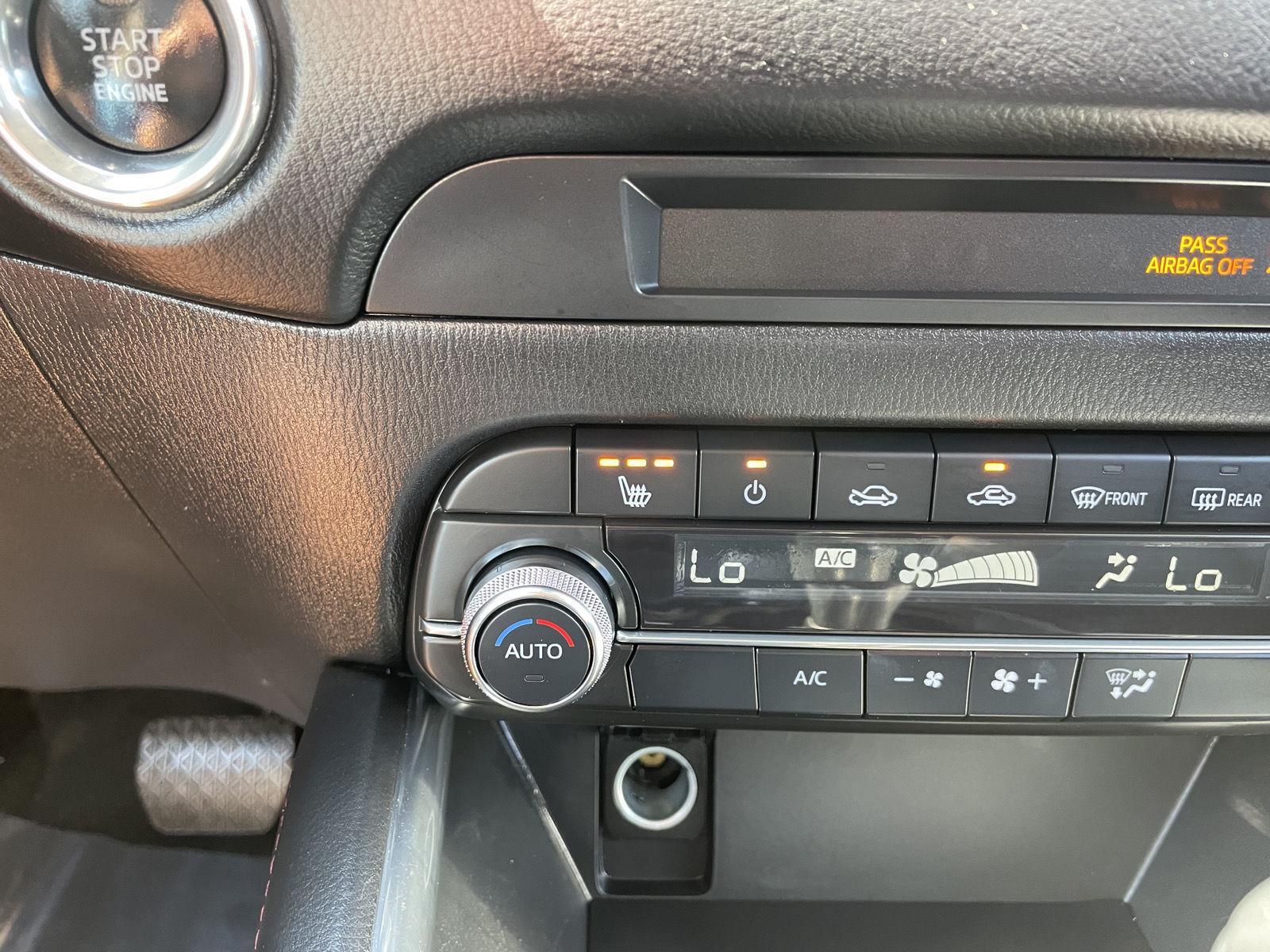 Vehicle photo 25