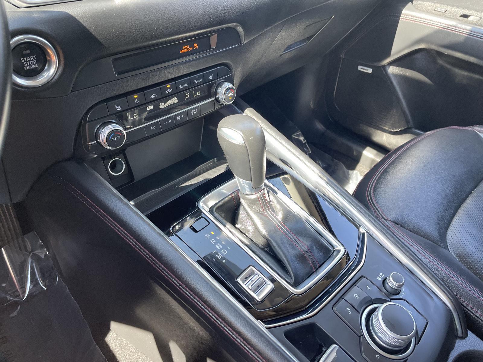 Vehicle photo 28