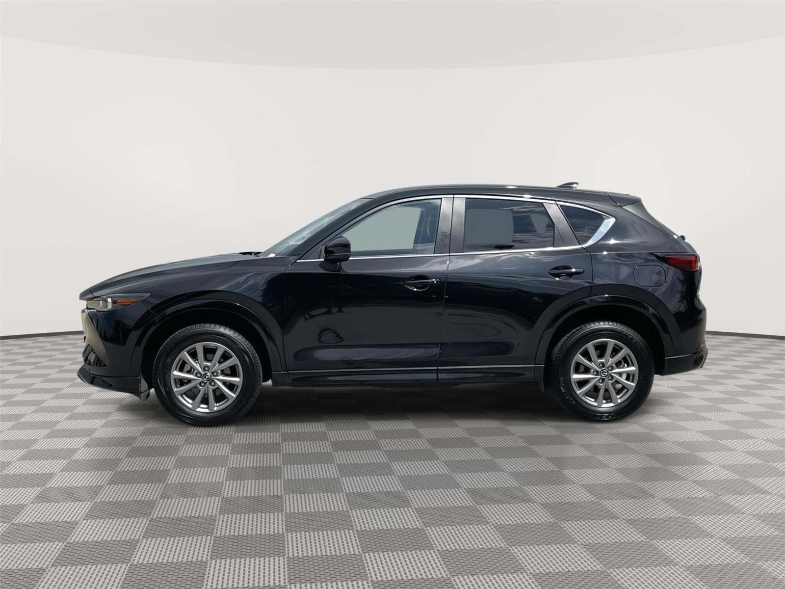Vehicle photo 2