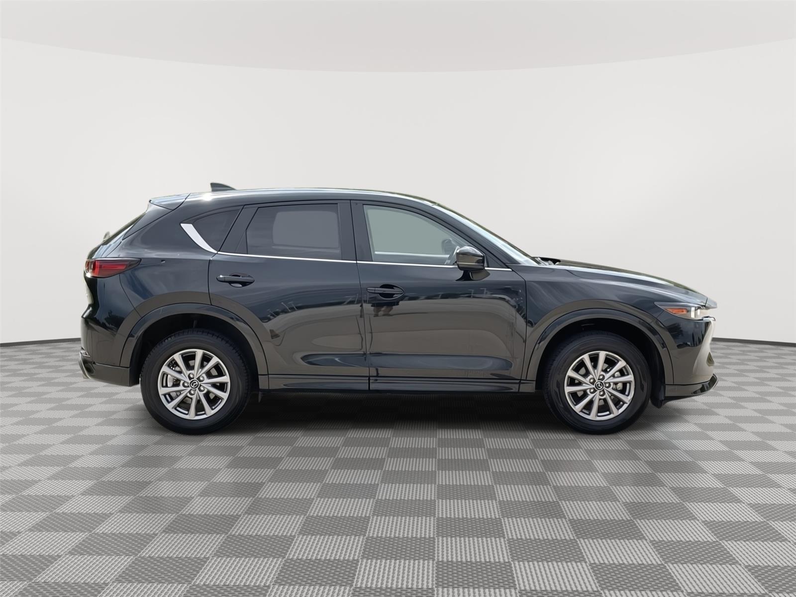 Vehicle photo 6