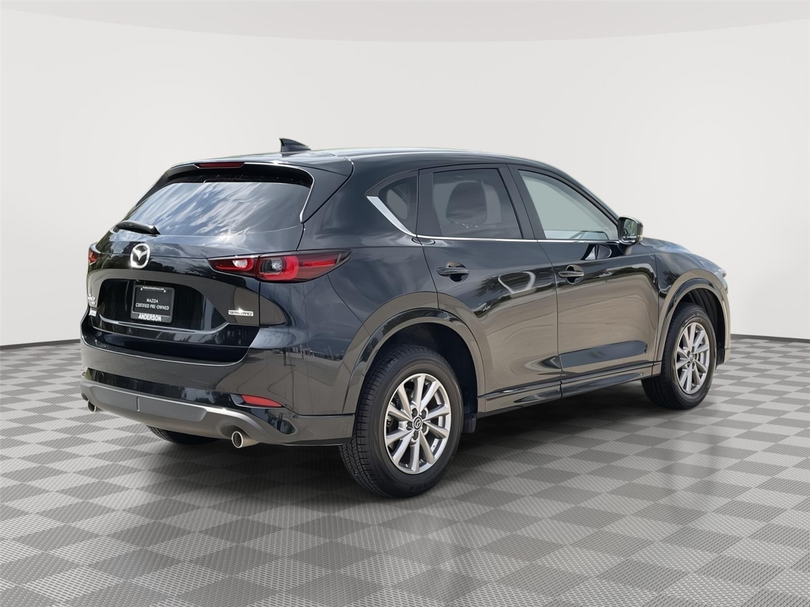 Vehicle photo 7