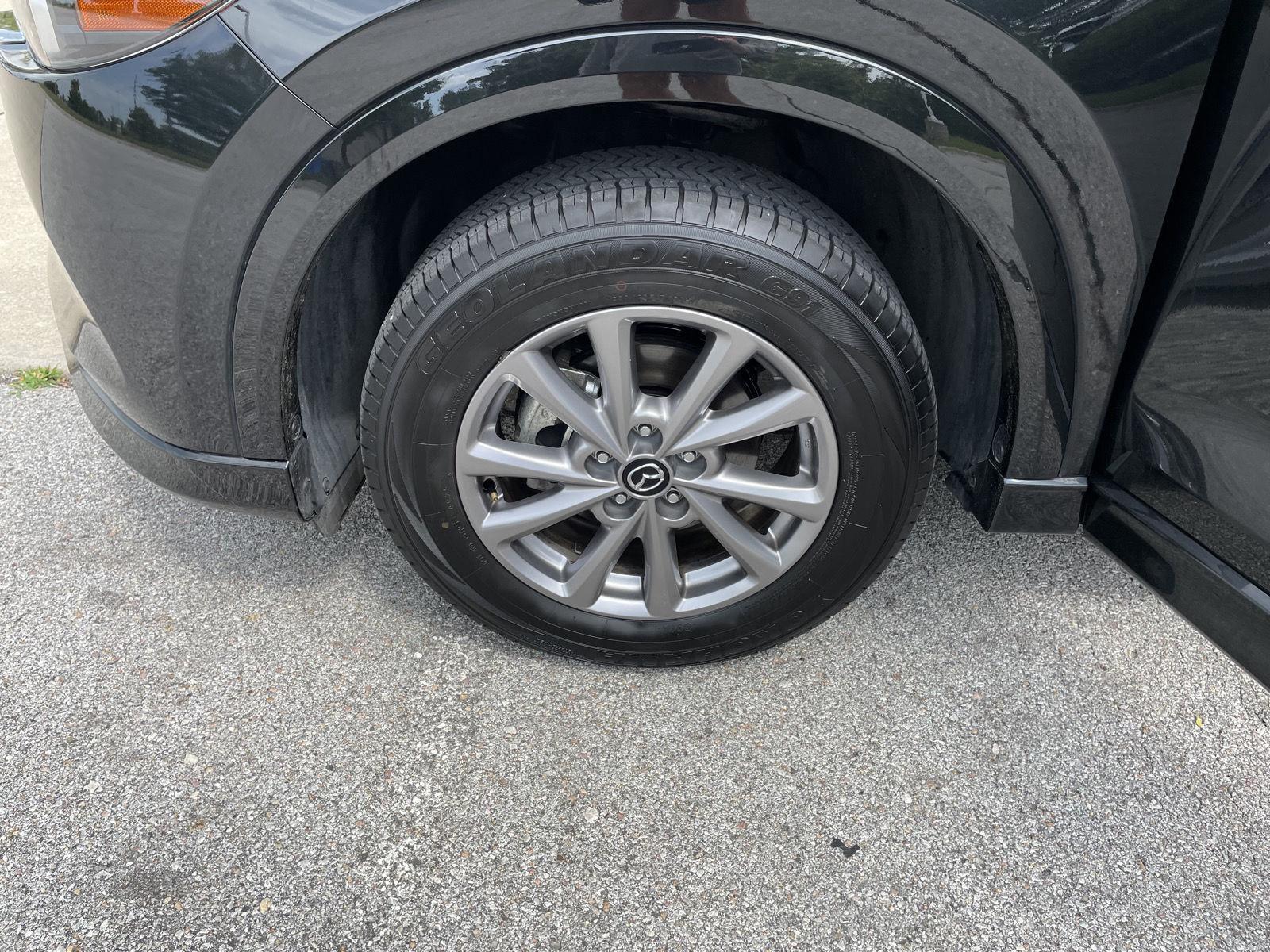 Vehicle photo 10
