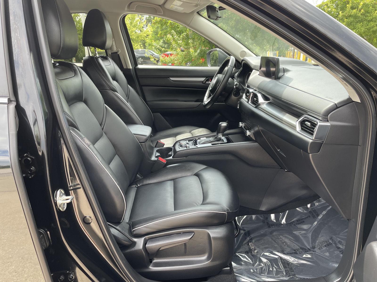 Vehicle photo 18