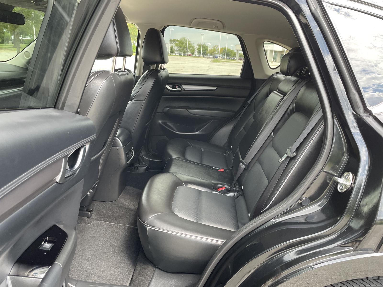 Vehicle photo 19