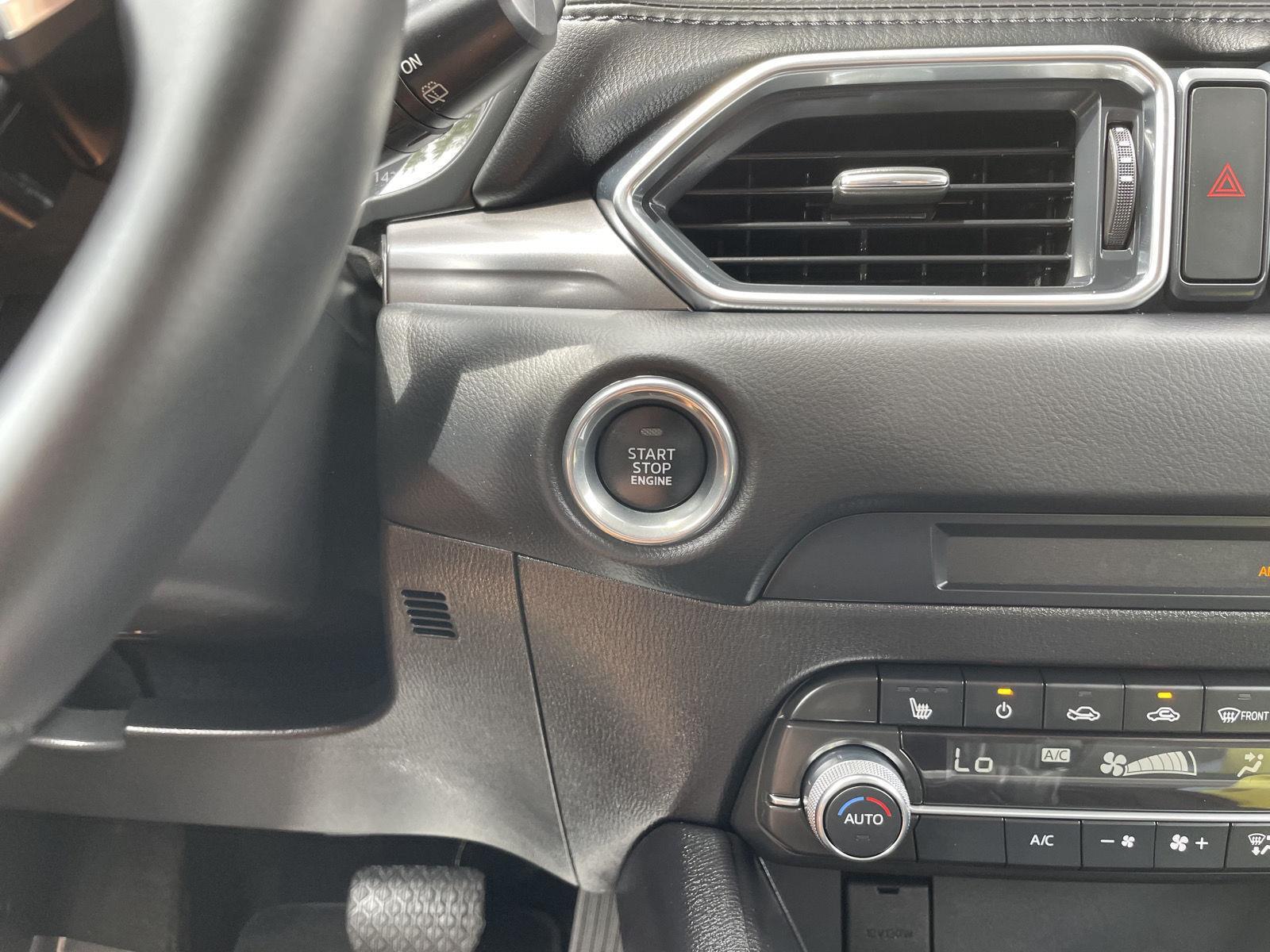 Vehicle photo 23