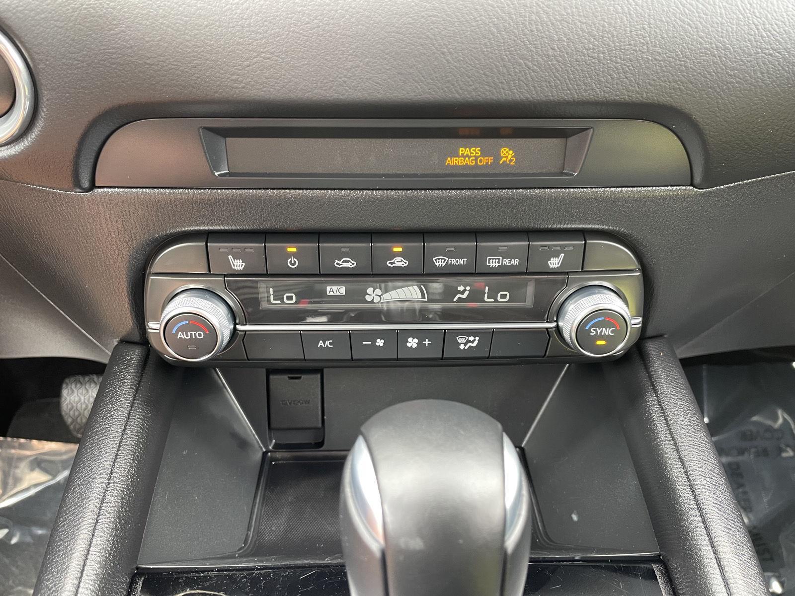 Vehicle photo 24