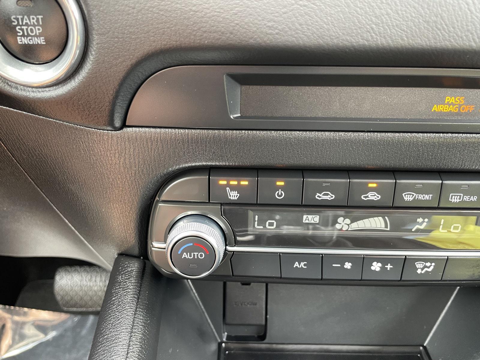Vehicle photo 25