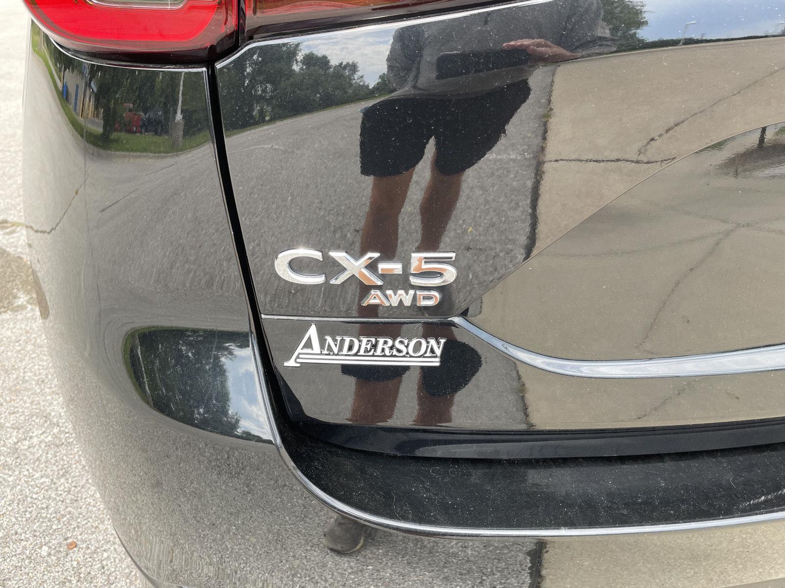 Vehicle photo 33