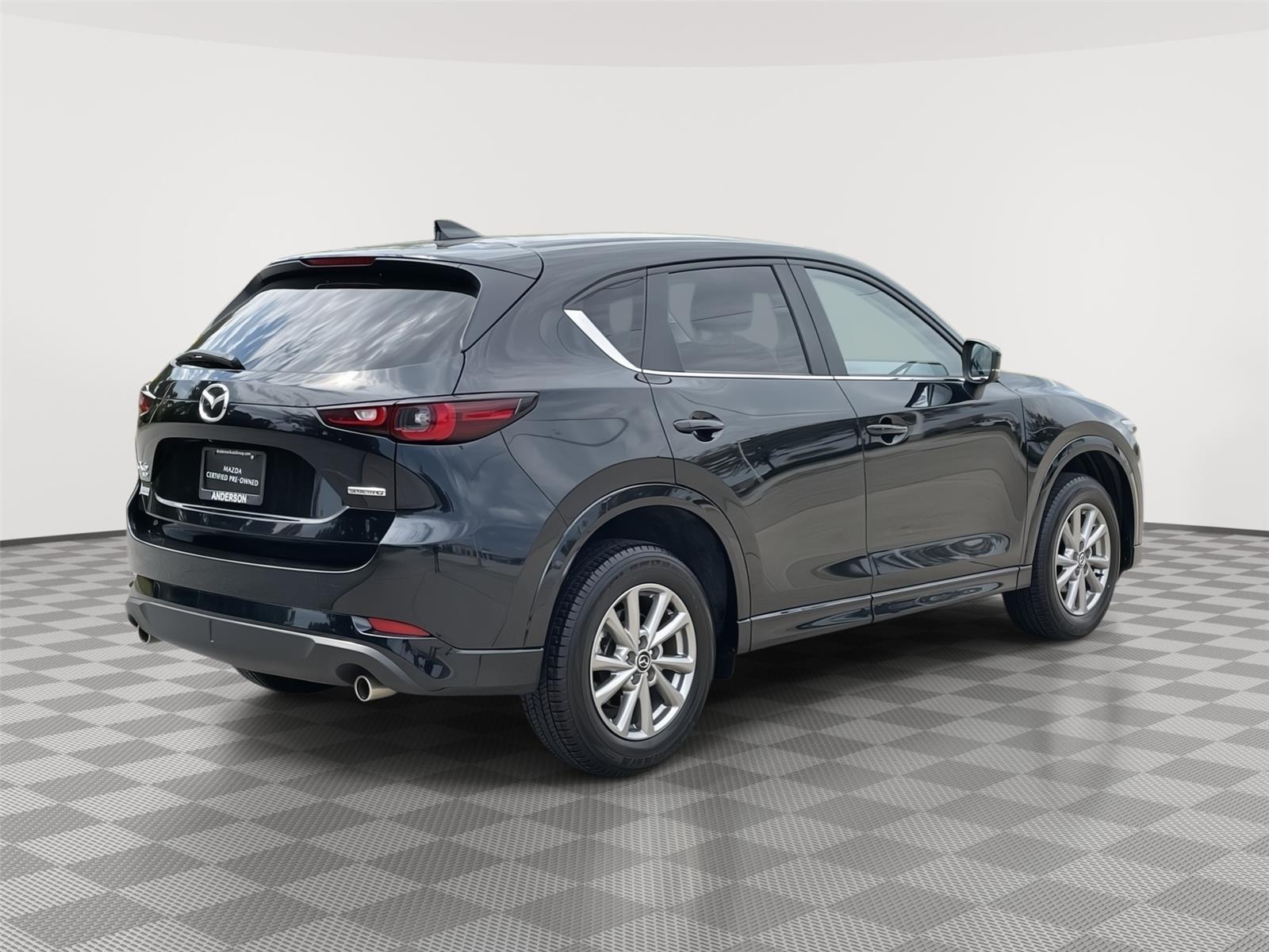 Vehicle photo 7