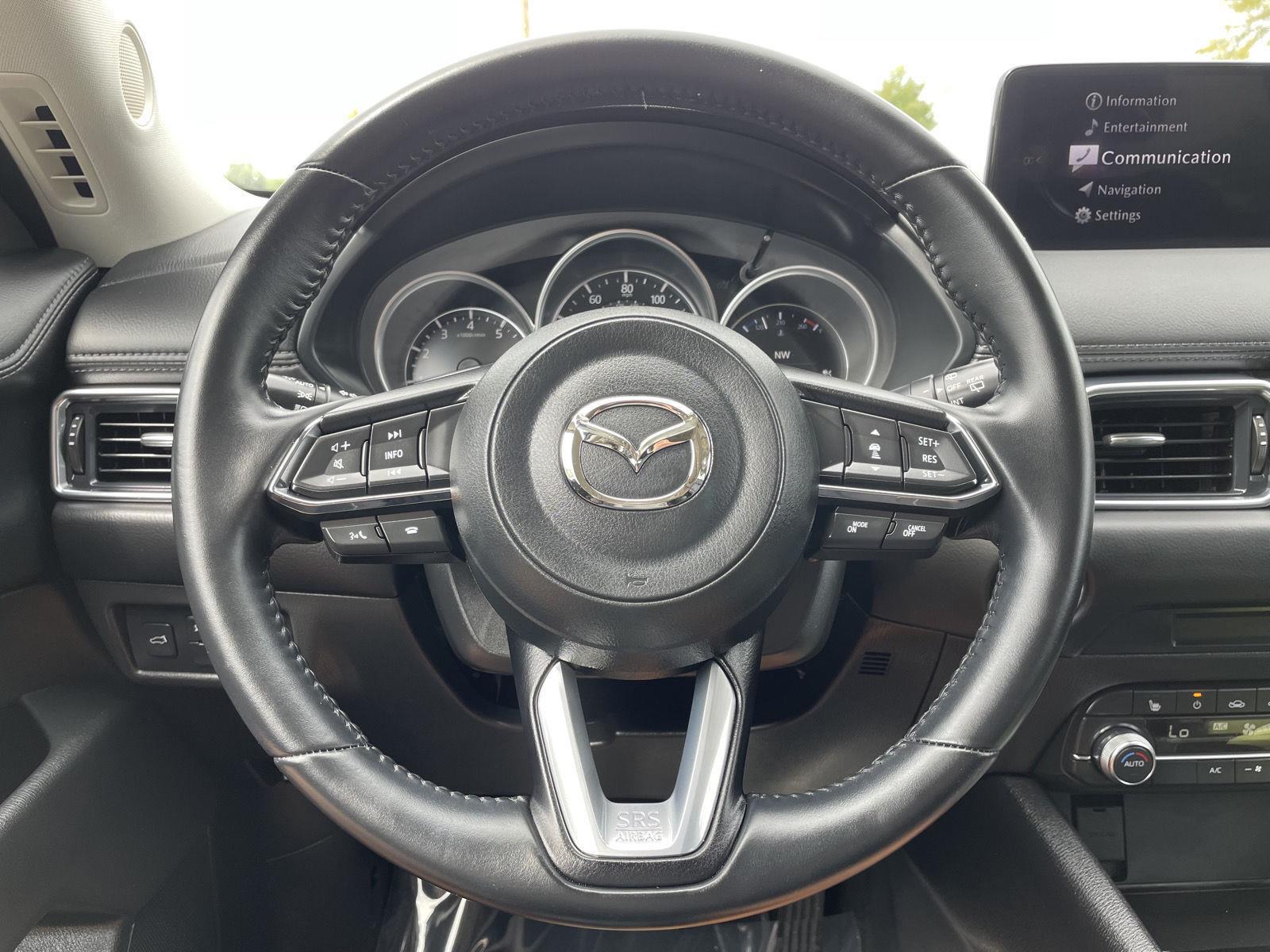 Vehicle photo 12