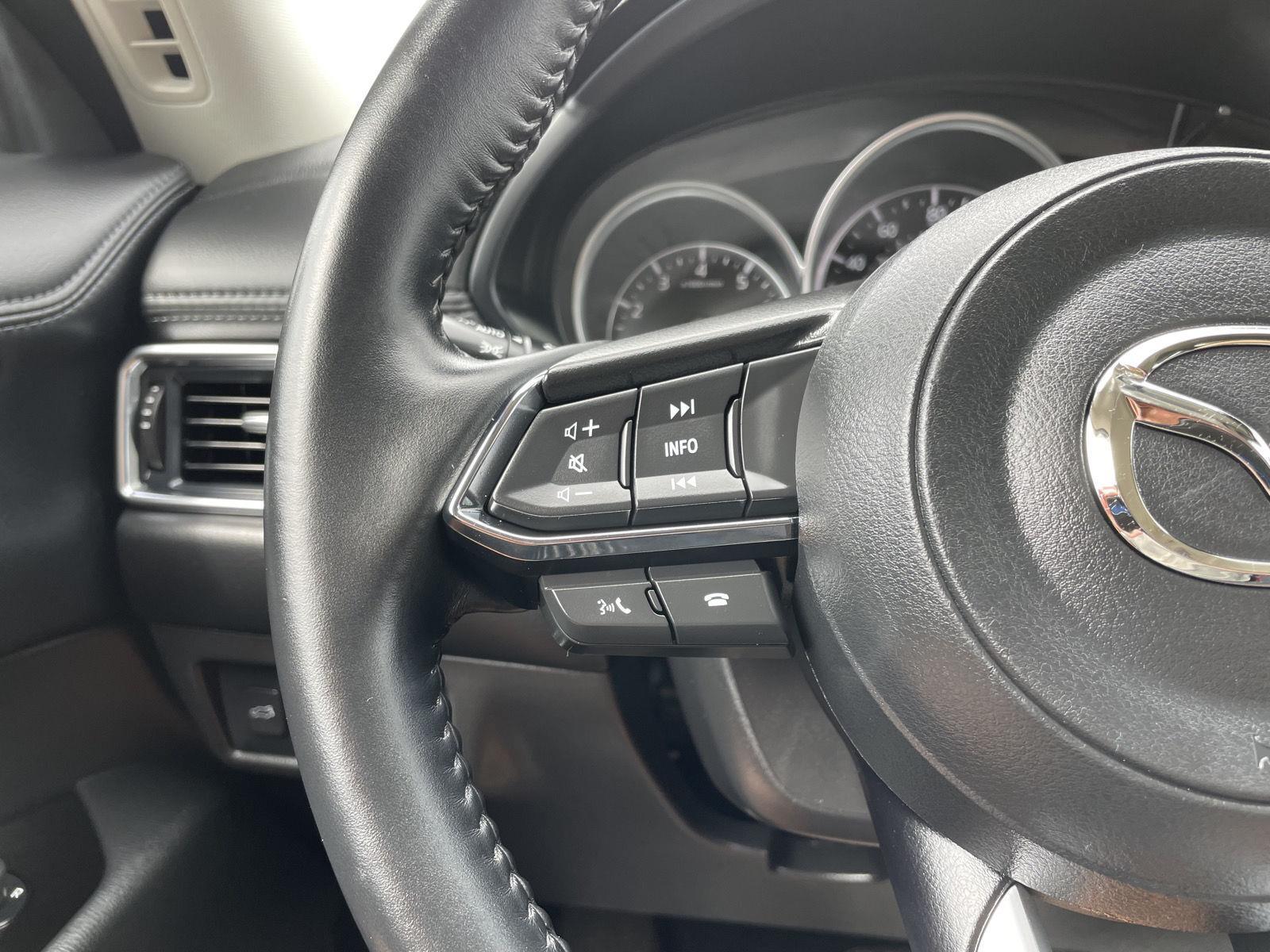 Vehicle photo 13