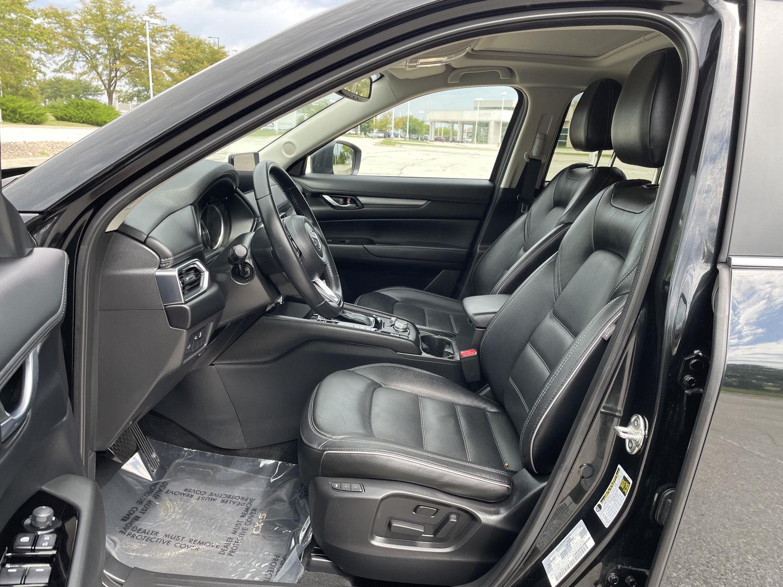 Vehicle photo 17