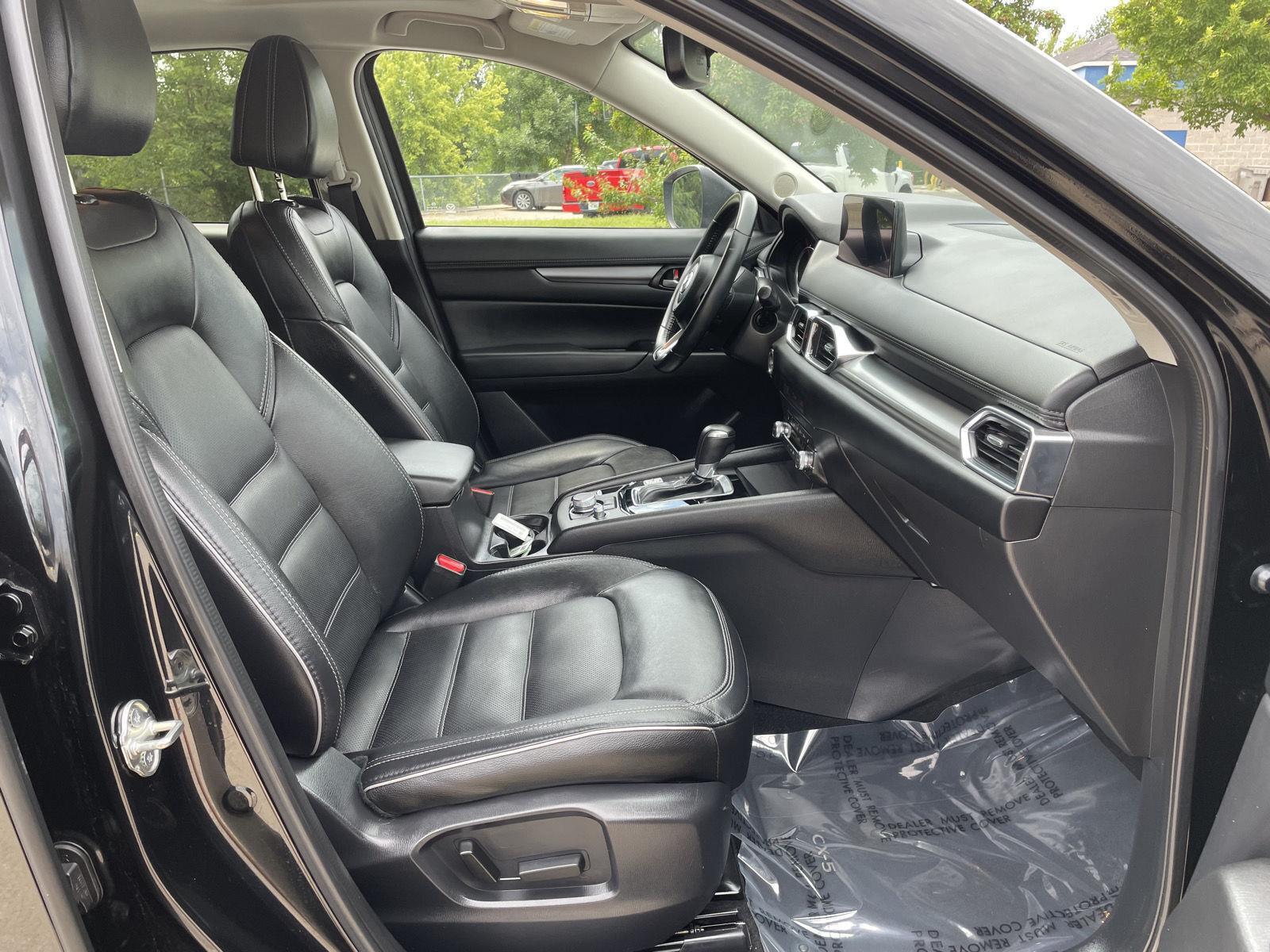 Vehicle photo 19